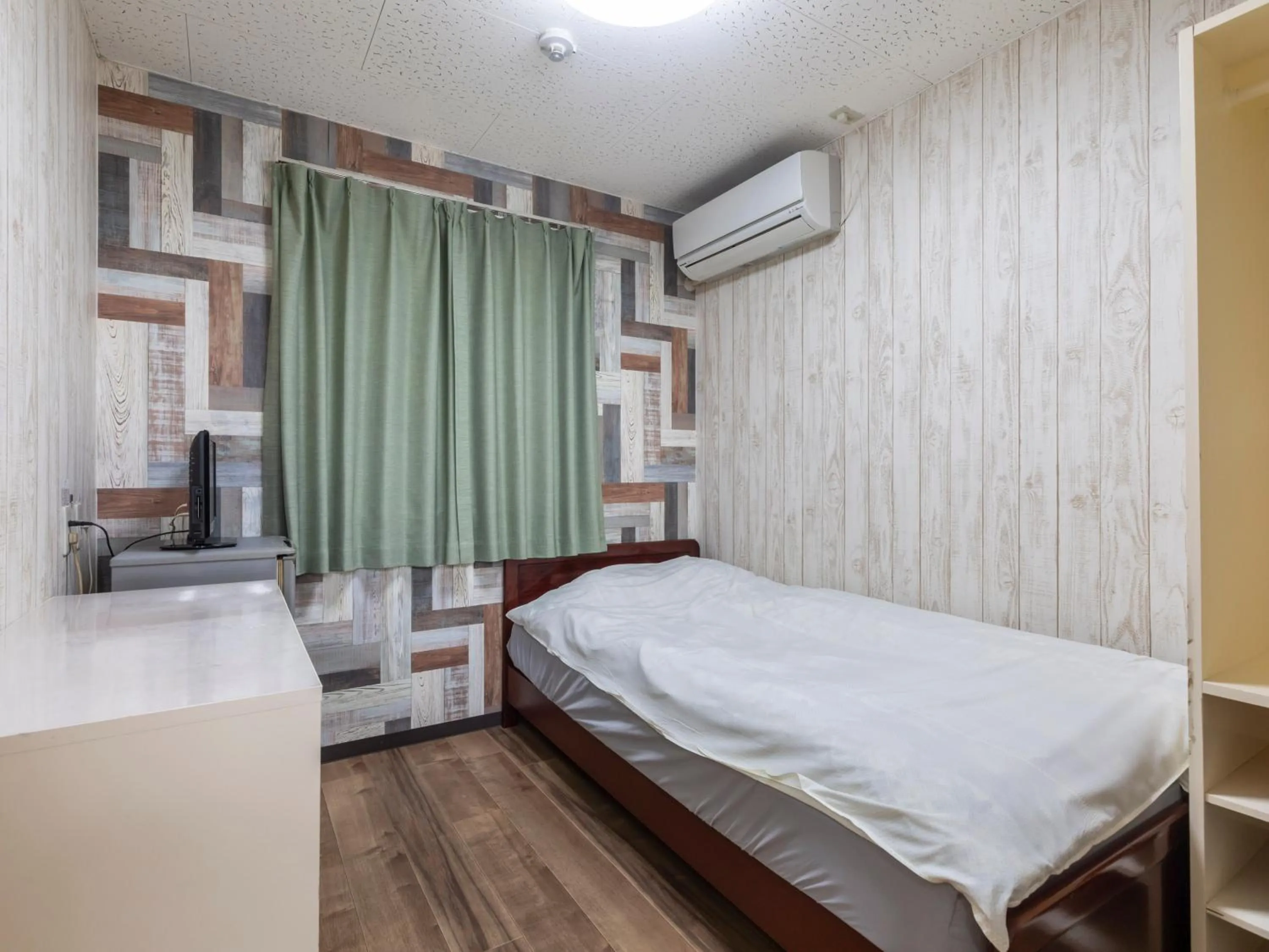Single Room with Shared Bathroom - Non-Smoking in Business Hotel Kaga