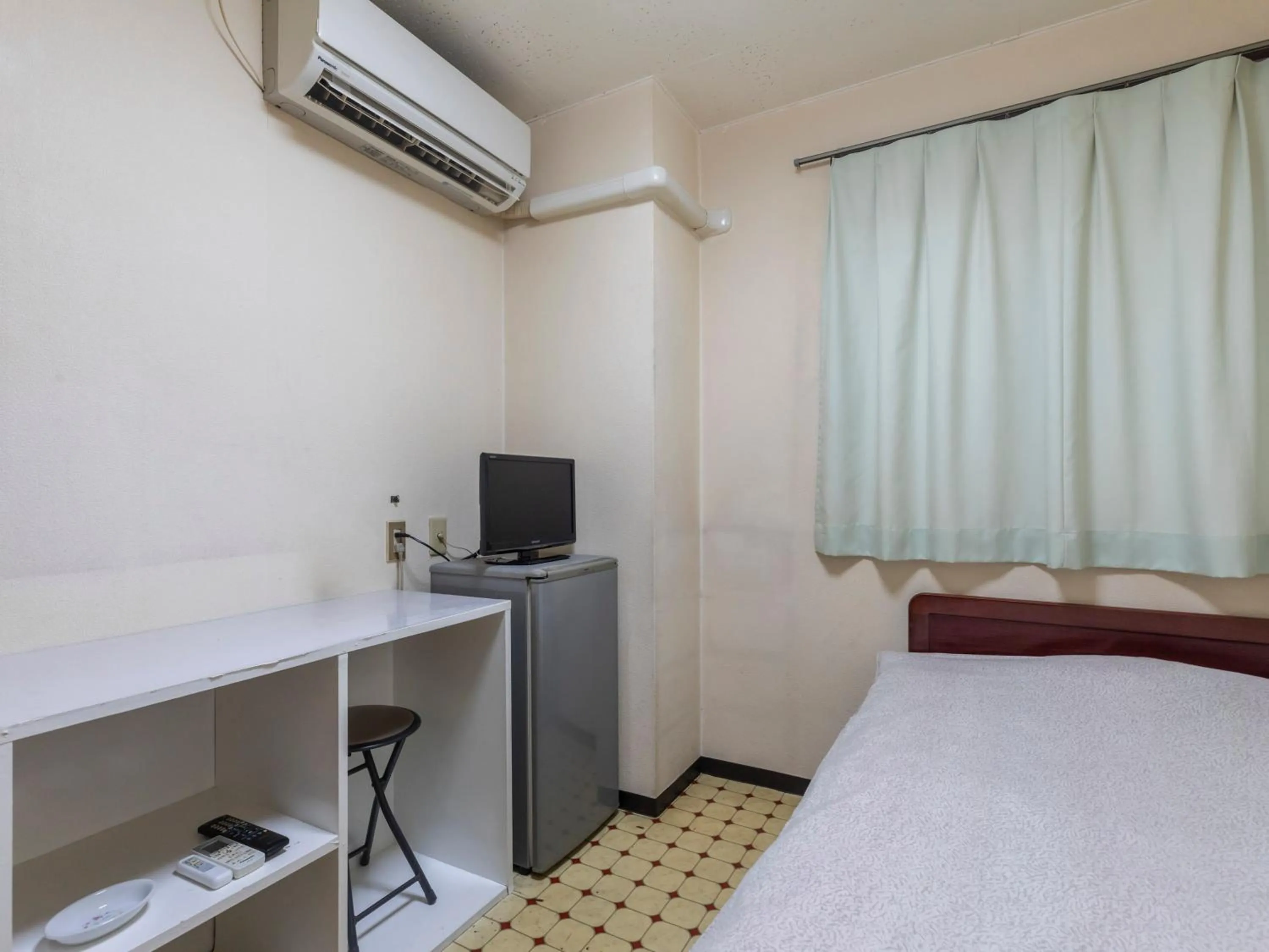 Single Room with Shared Bathroom - Smoking in Business Hotel Kaga