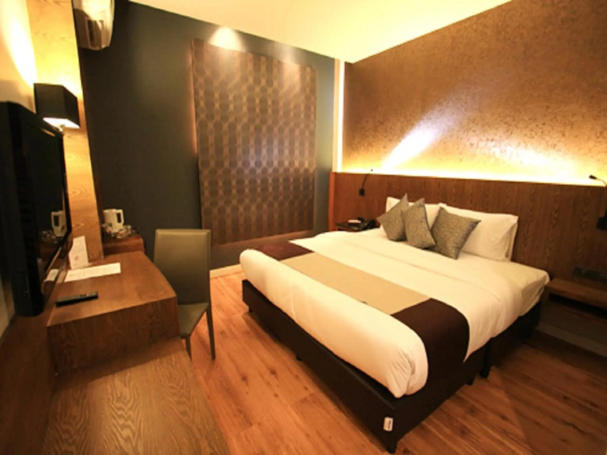 Two-Bedroom Suite in Siam Swana