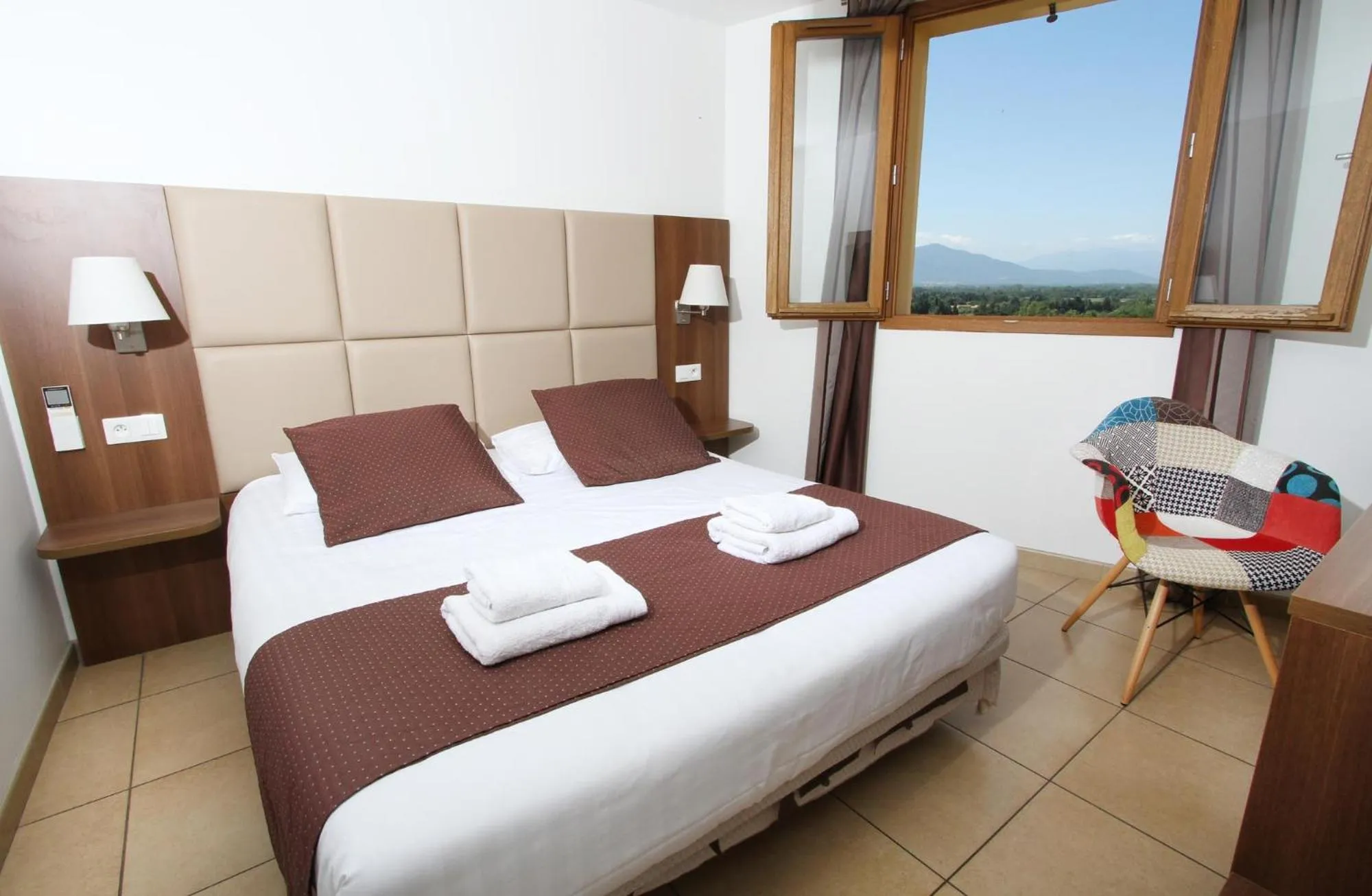Comfort Double Room in Logis Hotel Restaurant Le Cara Sol
