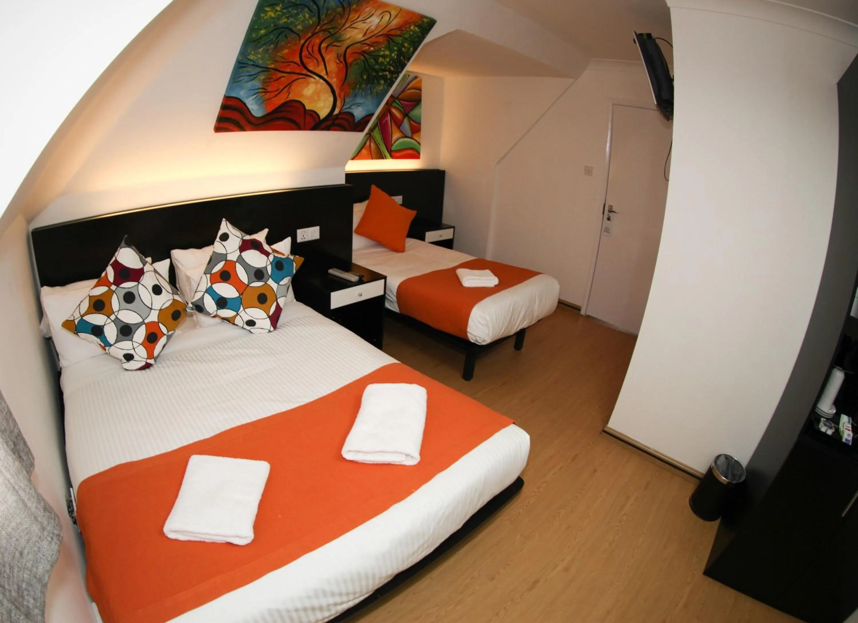 Twin Room in Heathrow Inn Hotel