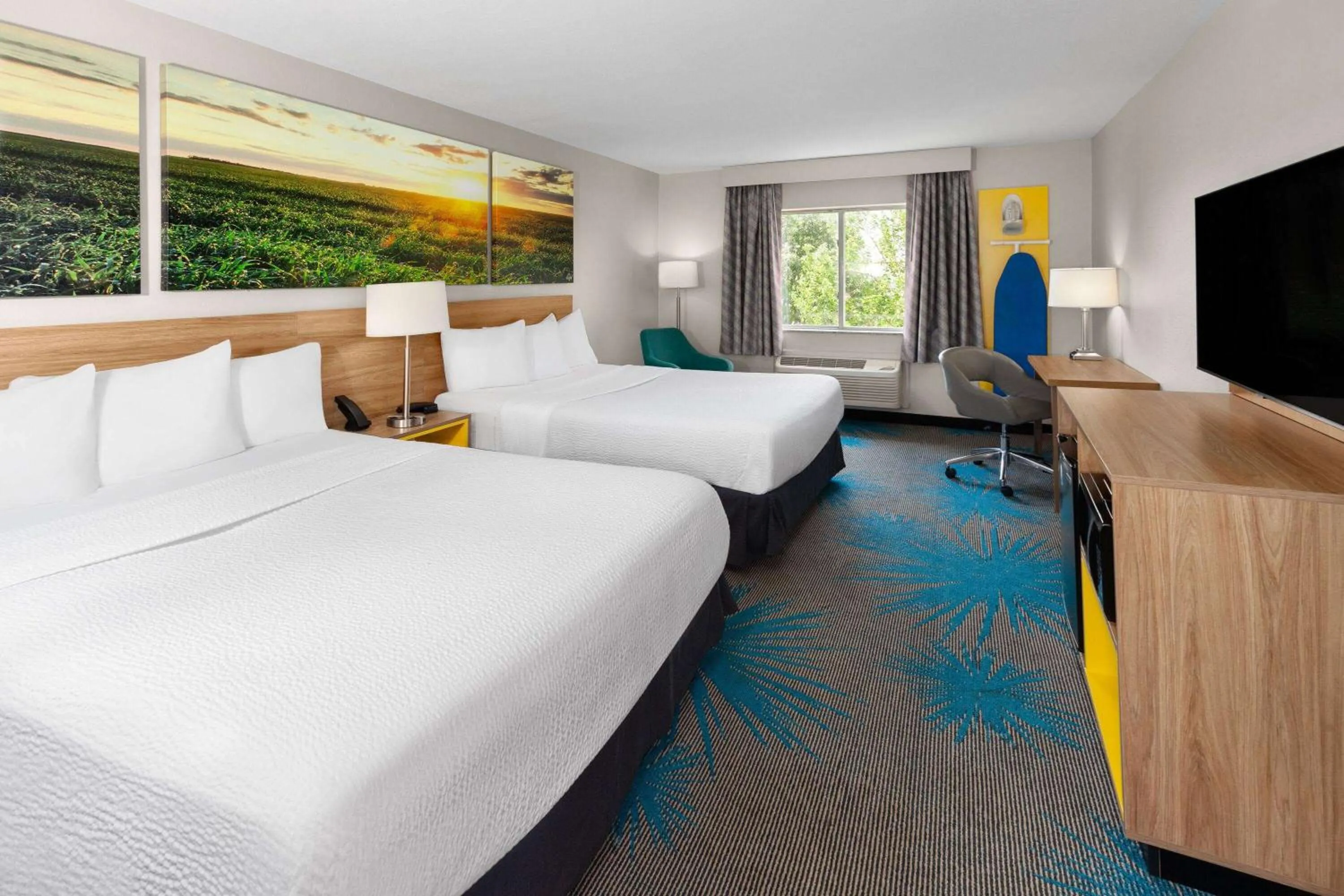 Queen Room with Two Queen Beds - Non-Smoking in Days Inn & Suites by Wyndham Morris I-80