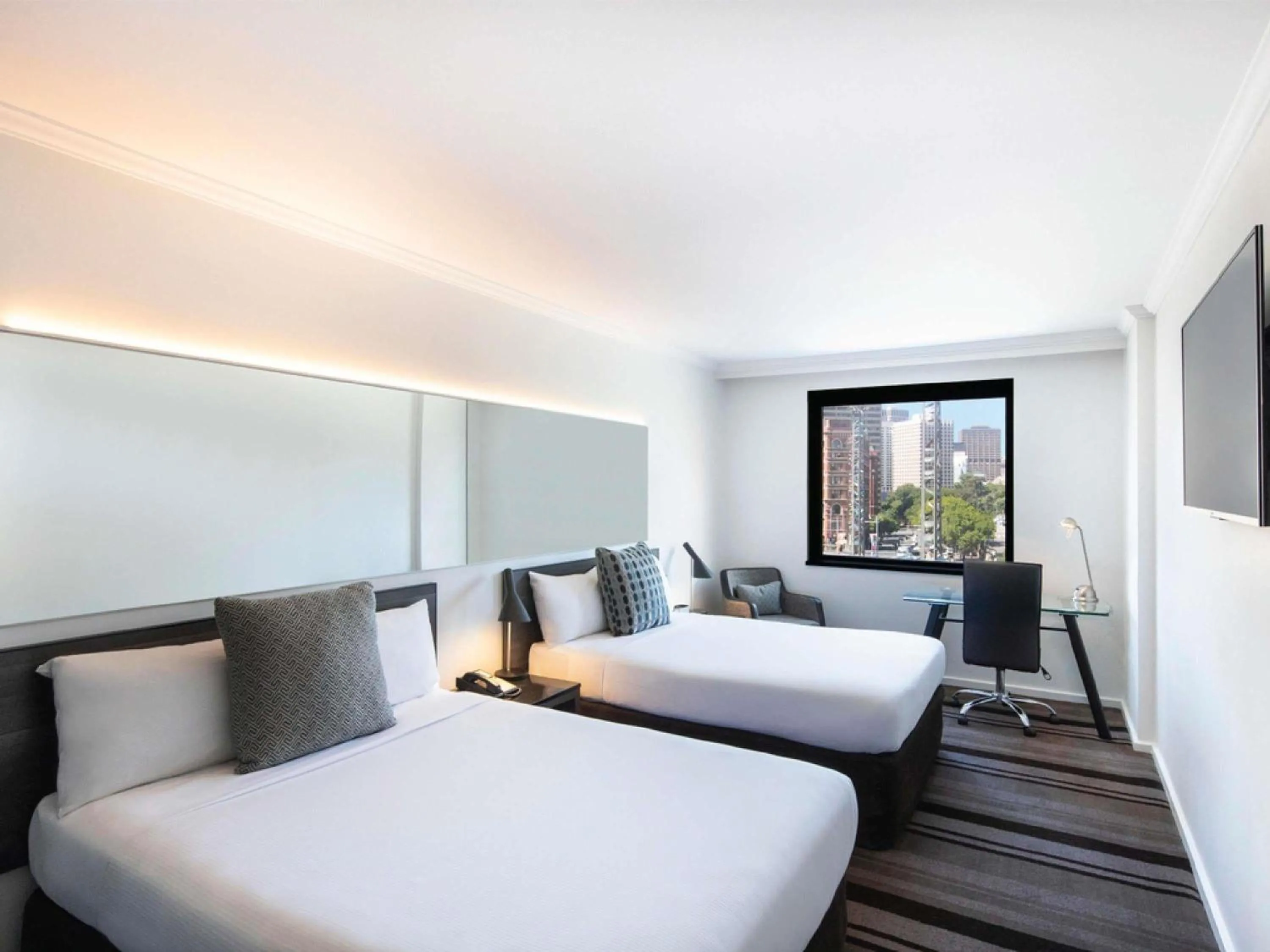 Standard Double Room with Two Double Beds in Mercure Sydney