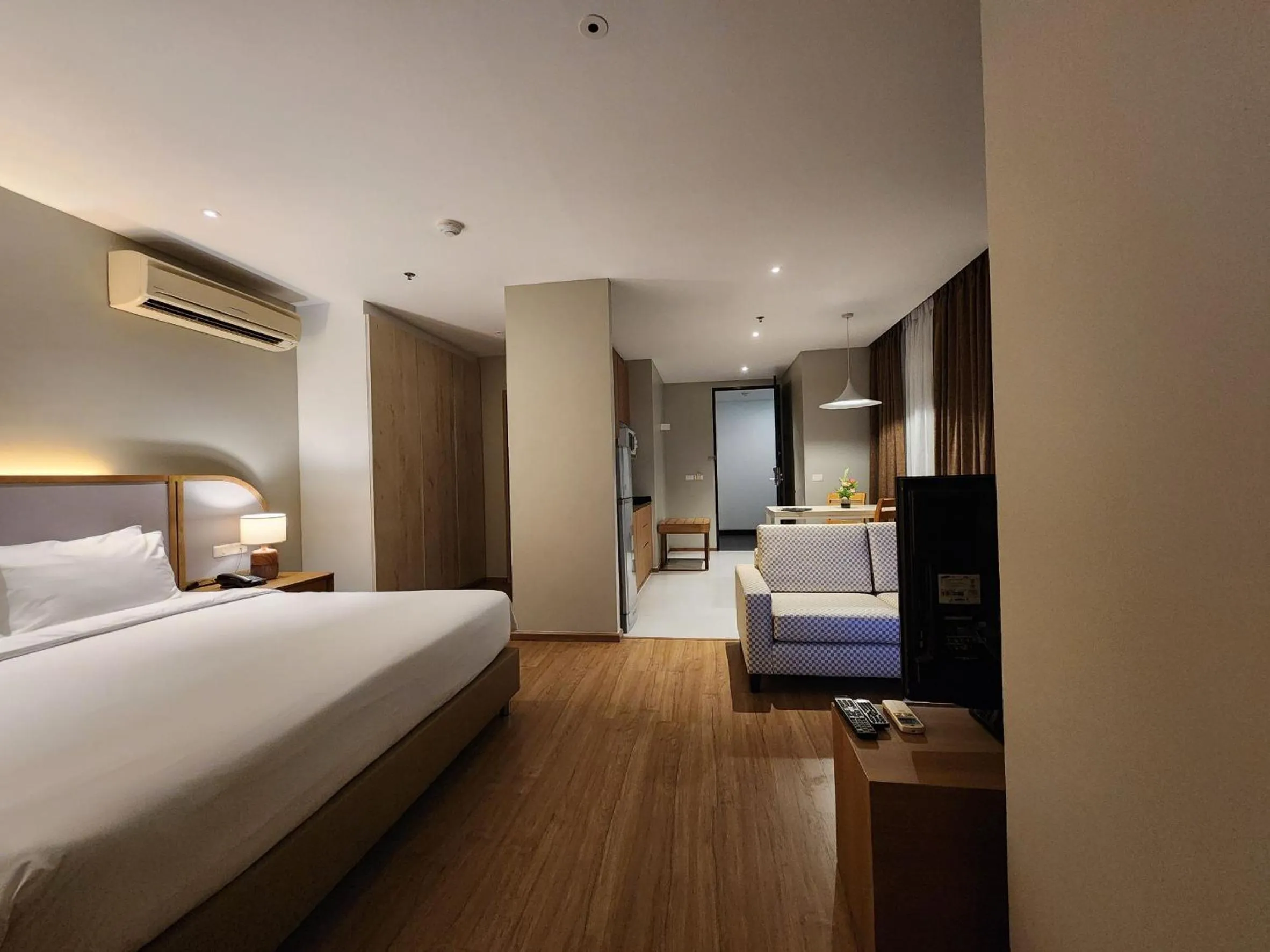 Junior Suite in Brighton Hotel Bangkok