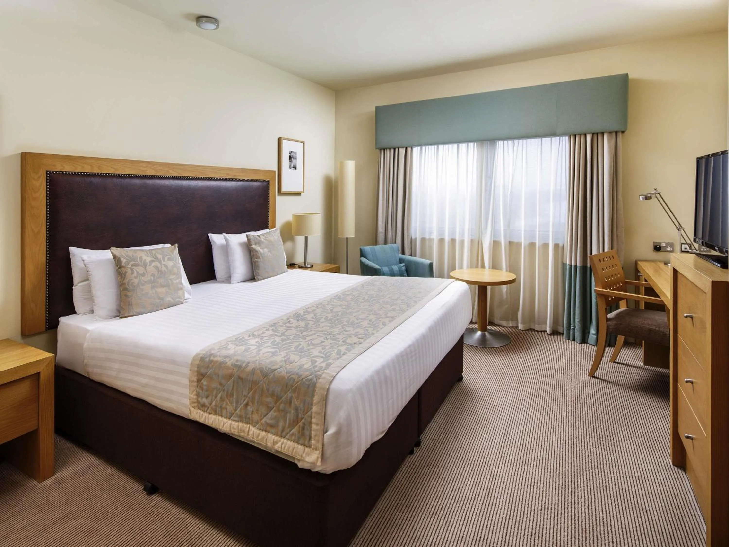 Classic King Room in Mercure Sheffield Parkway
