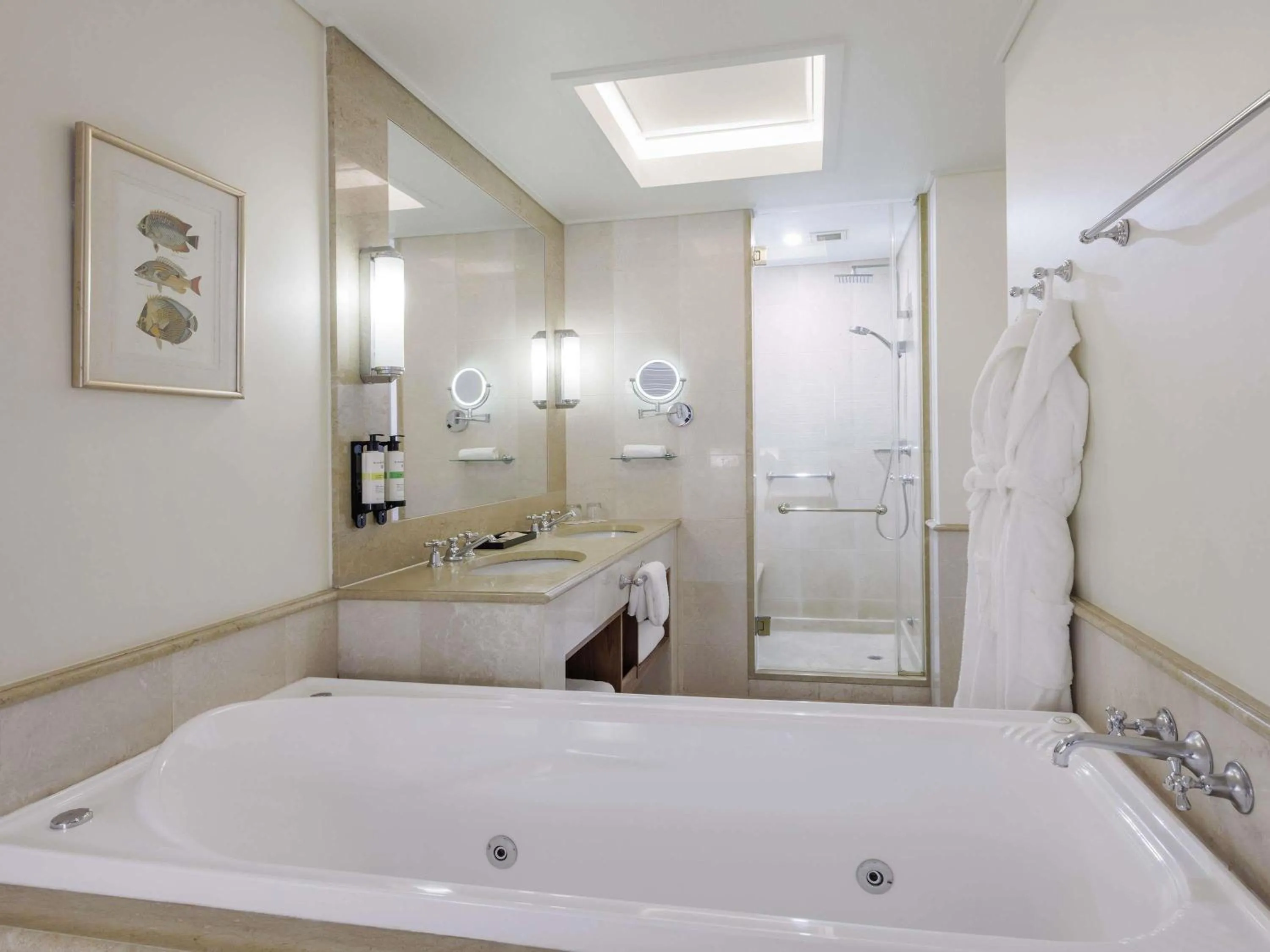 Deluxe King Room with Park View and Single Spa with one drink voucher  in Pullman Reef Hotel Casino