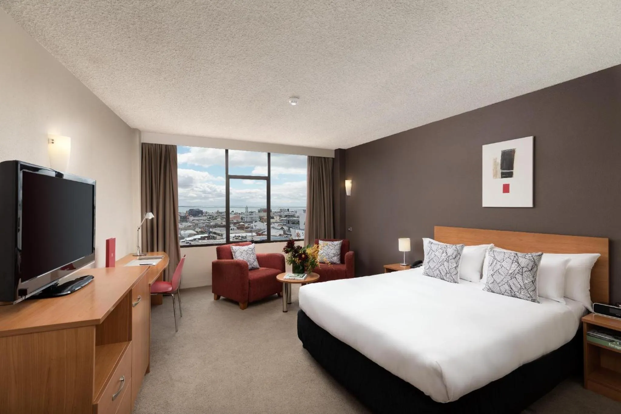 Bayview King Room in Rydges Geelong