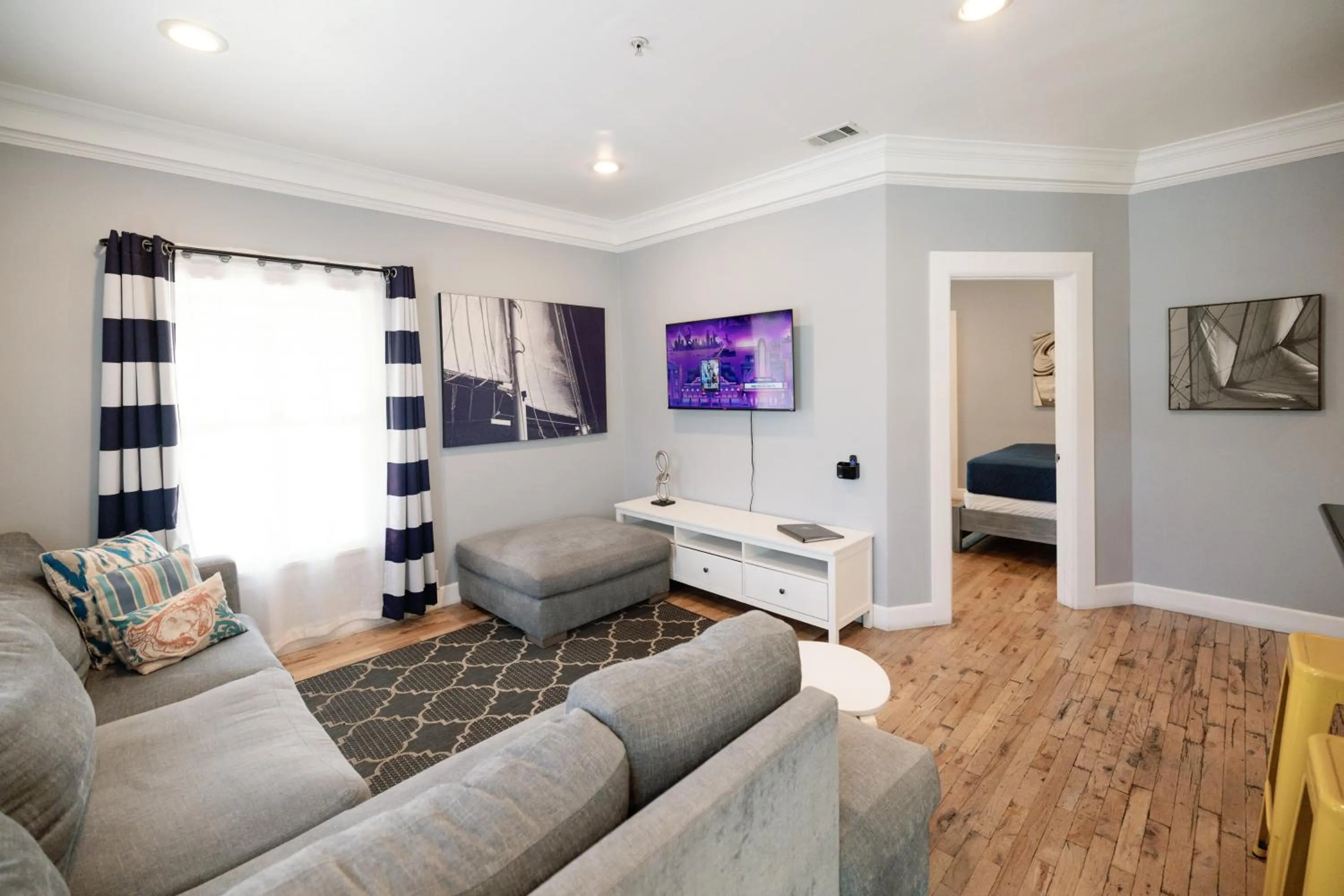 Spectacular 2-Bedroom Suite  in Broadlind Hotel