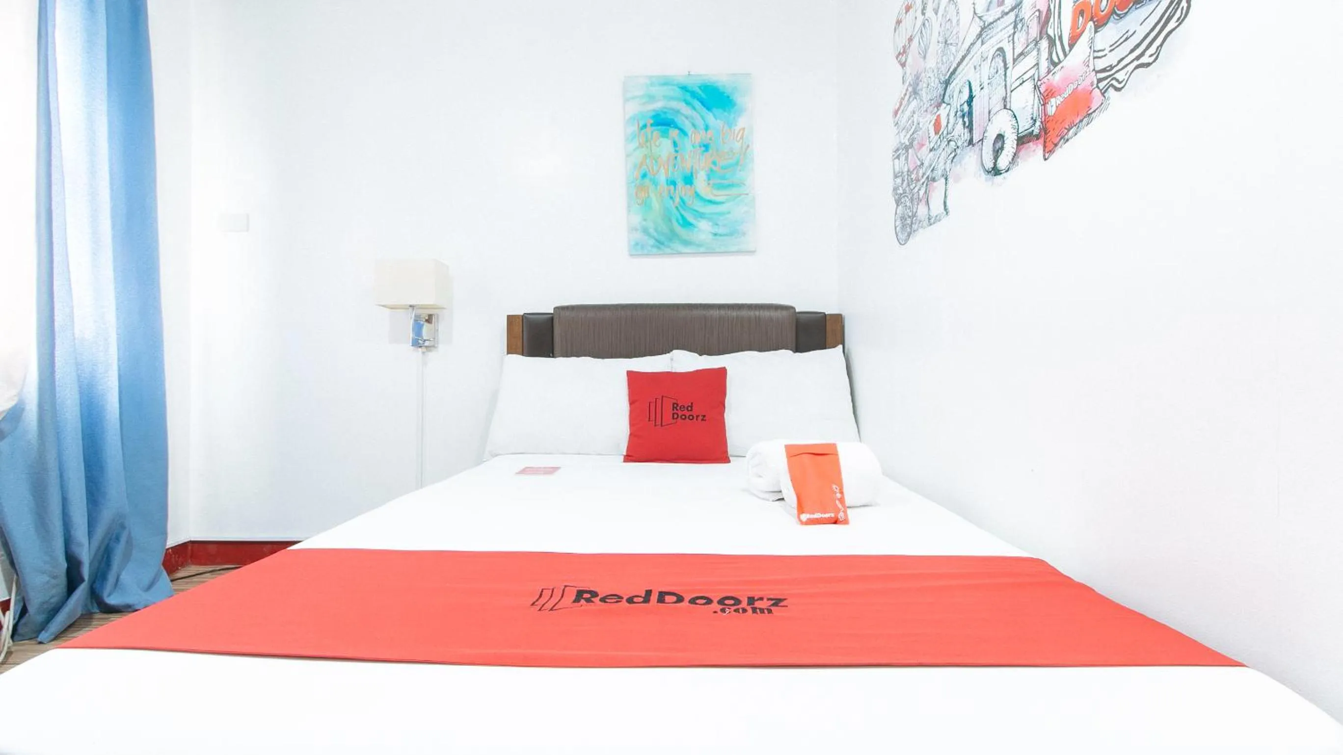 Double Room in RedDoorz near Quirino Station Manila