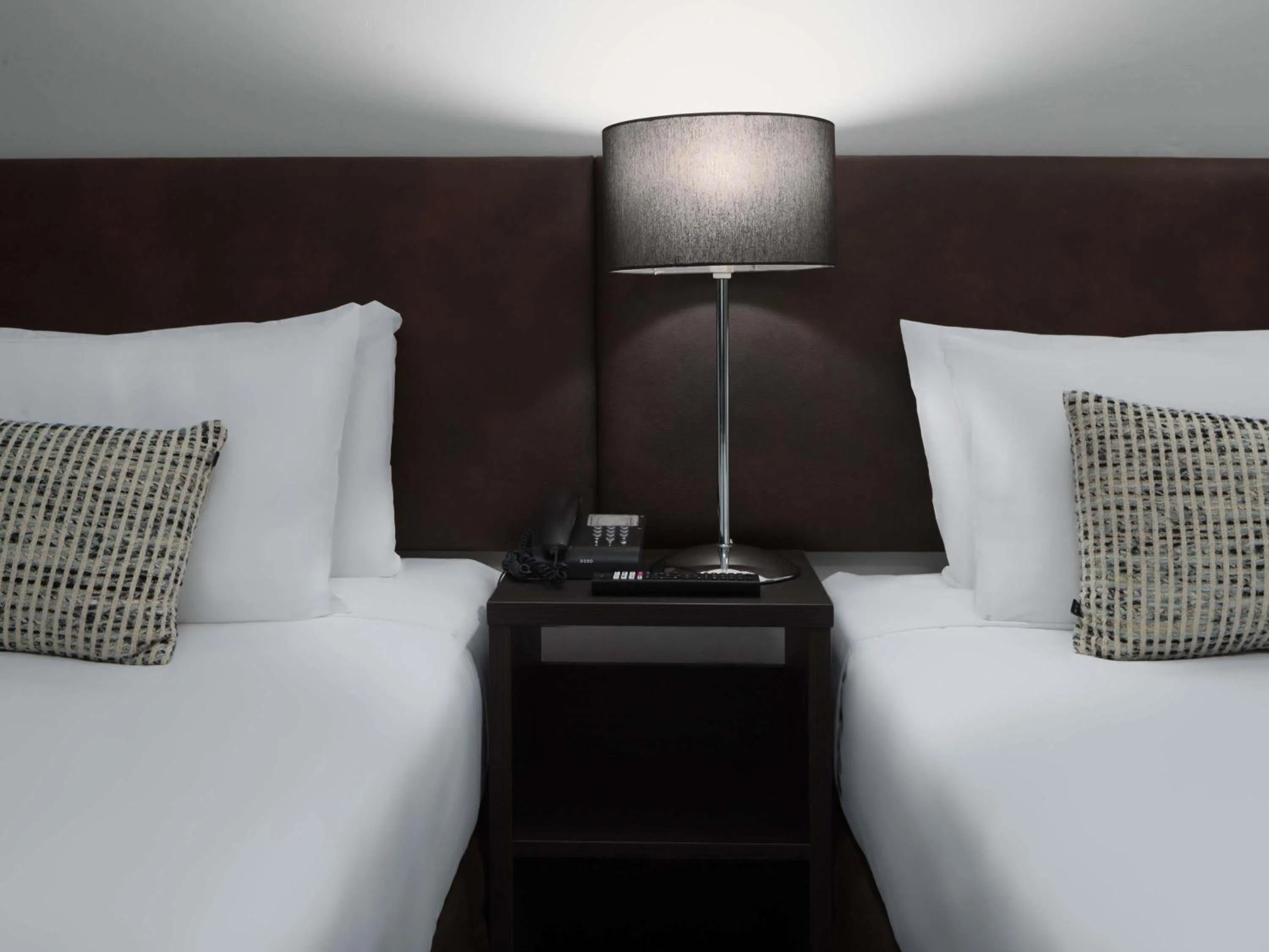 Superior Twin Room in Mercure Welcome Melbourne