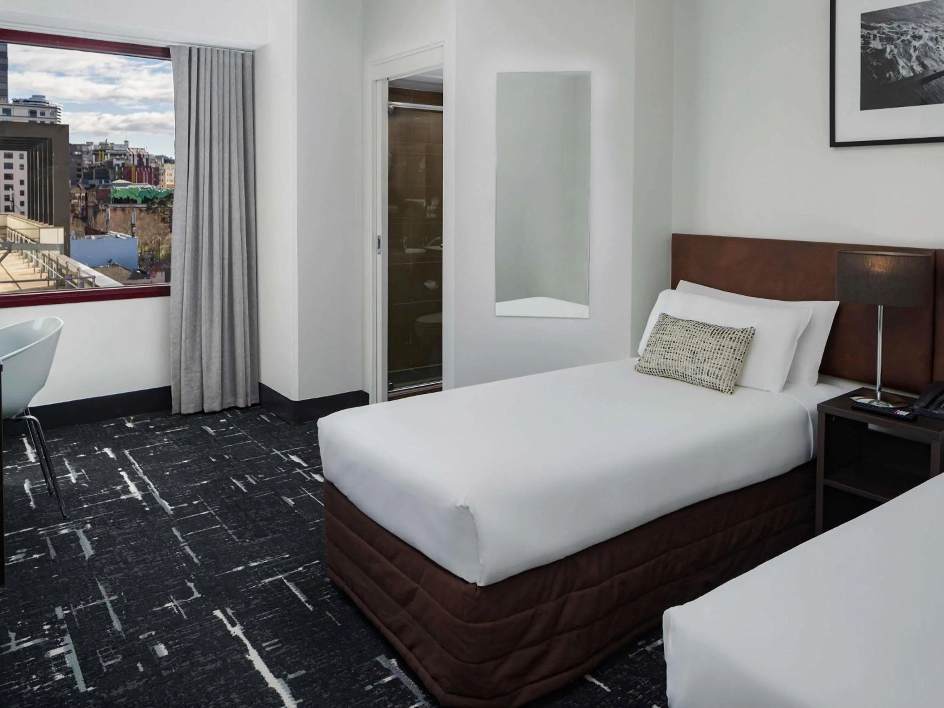 Standard Twin Room in Mercure Welcome Melbourne