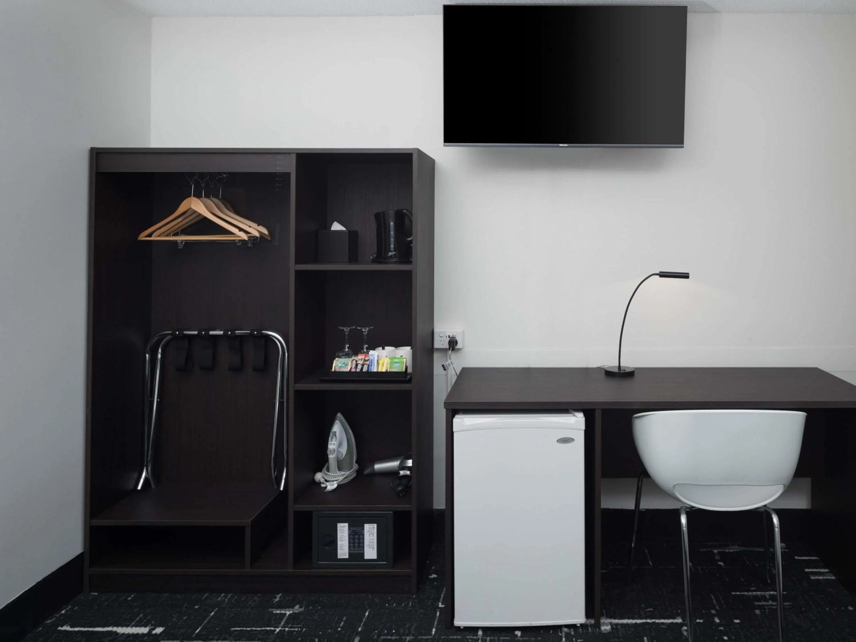 Superior Room 1 King and 1 Single Bed in Mercure Welcome Melbourne