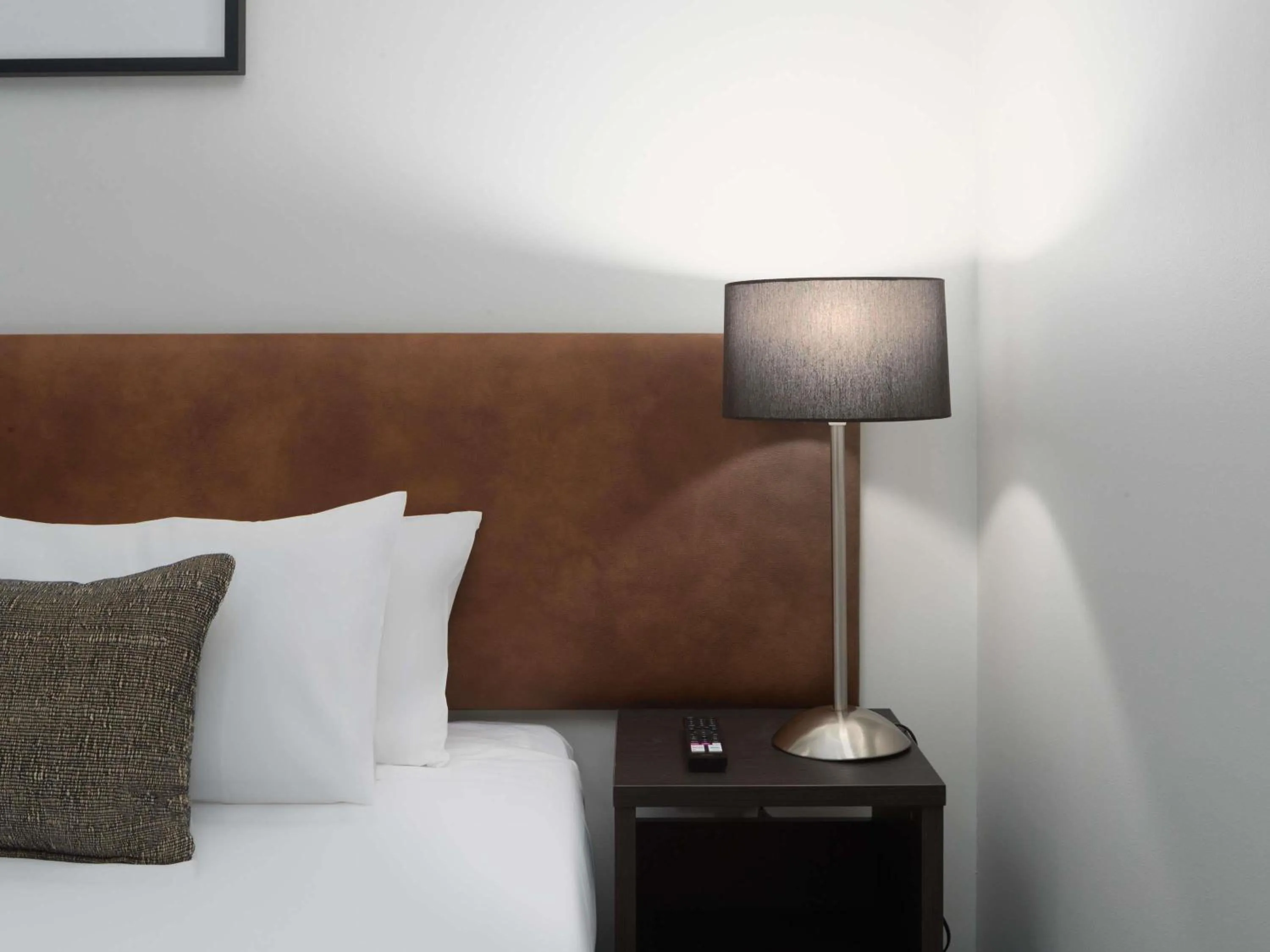 Standard Queen Room in Mercure Welcome Melbourne