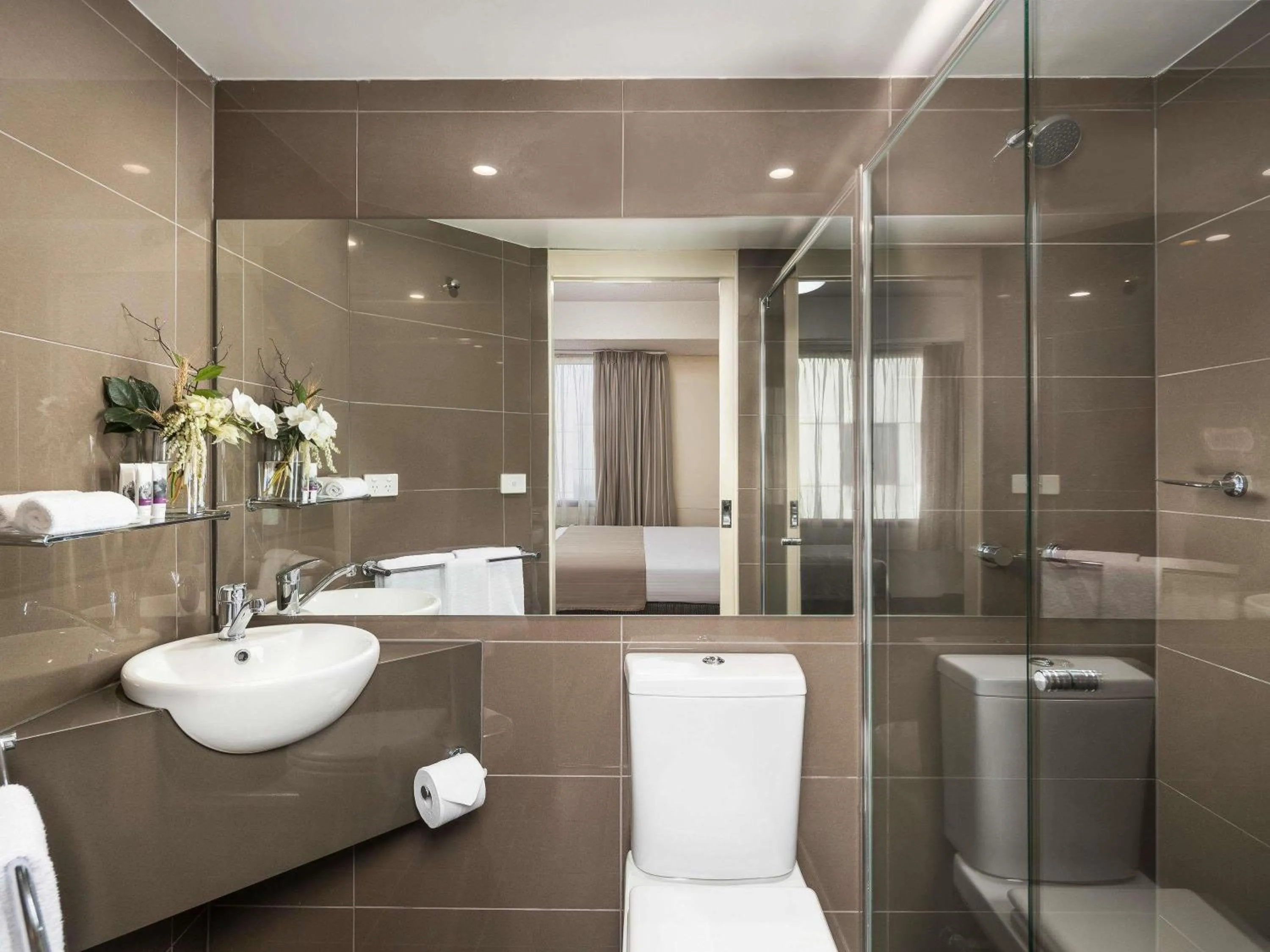 Superior Twin Room in Mercure Welcome Melbourne