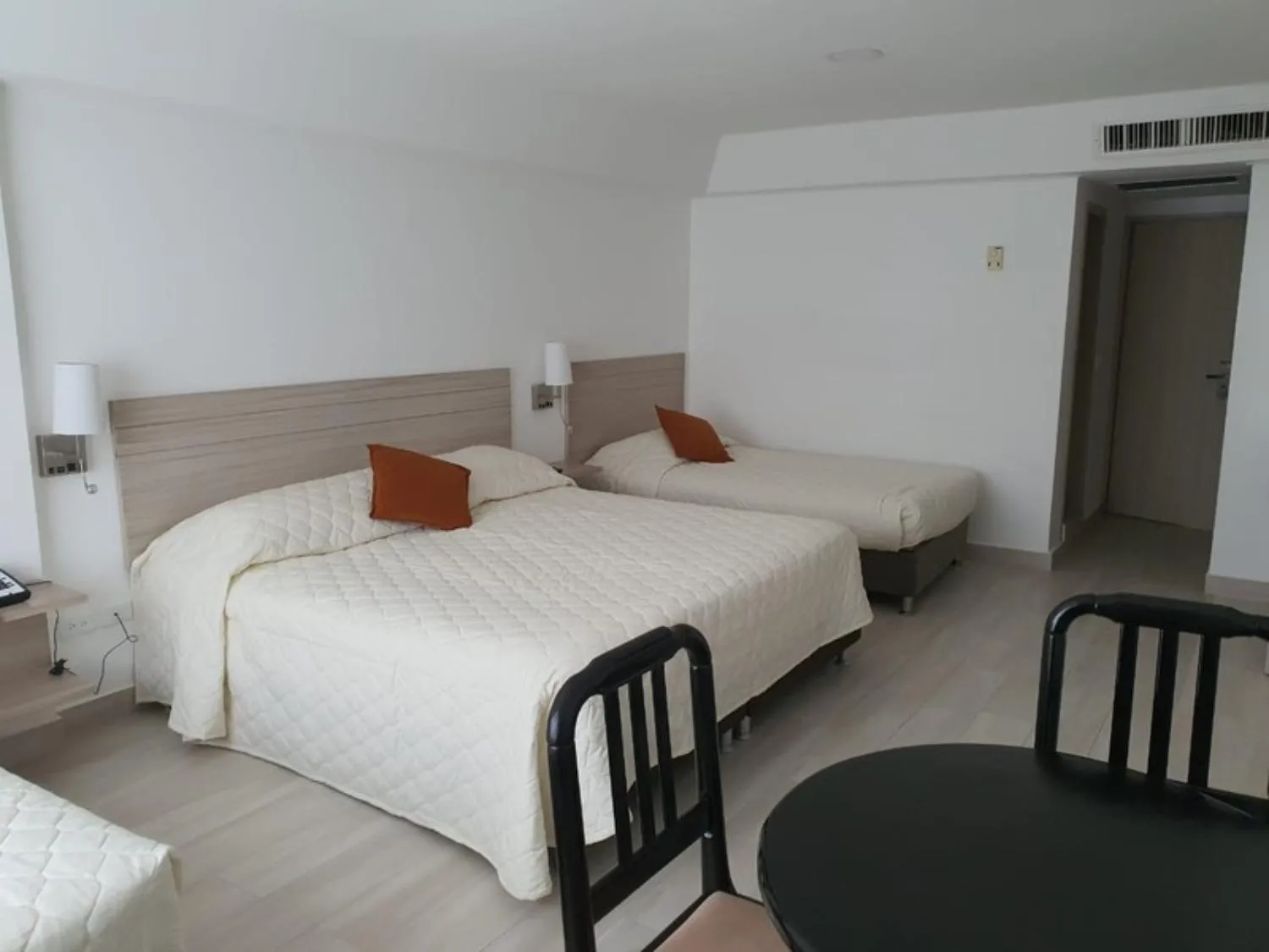 Standard Triple Room in Hotel Lord Pierre