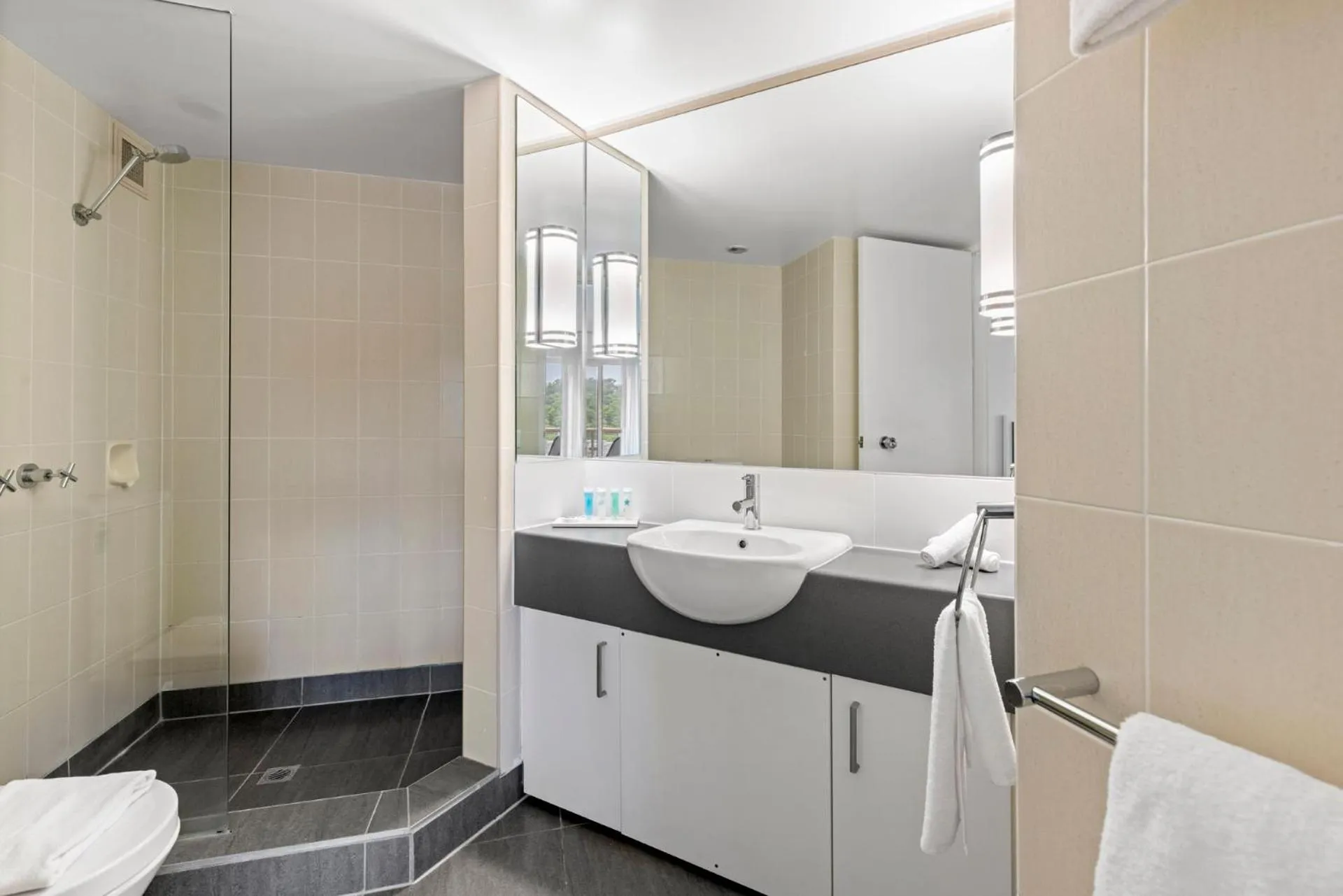 Terrace Two Bedroom Dual Key Apartment in Pacific Bay Resort