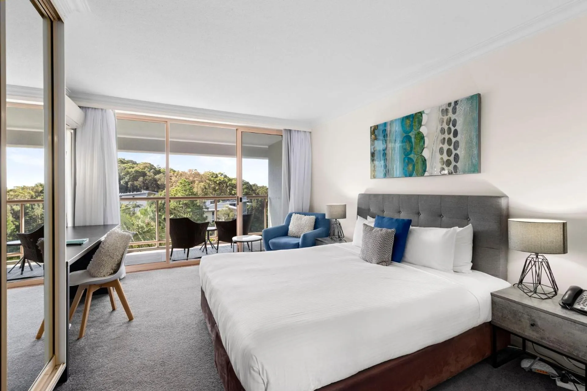 Deluxe Hotel Room in Pacific Bay Resort