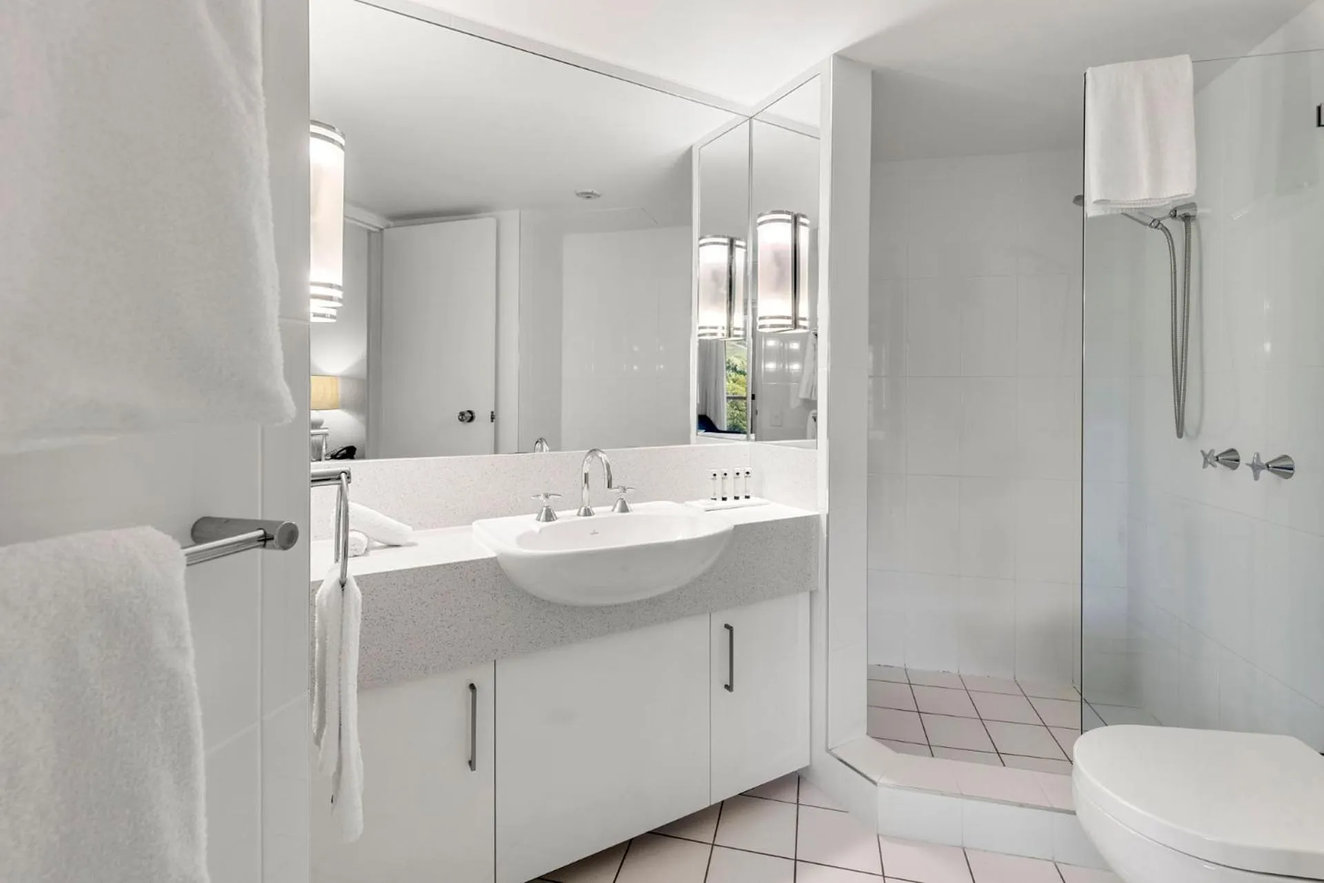 Executive Two Bedroom Dual Key Apartment in Pacific Bay Resort