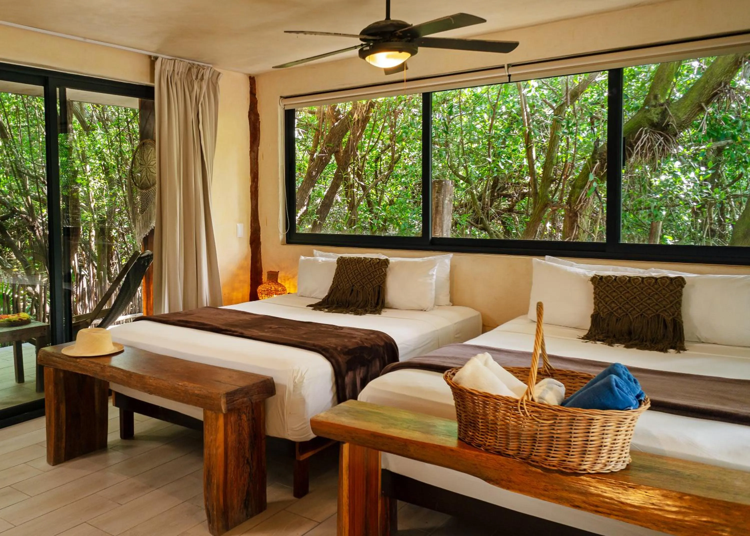 2 Queen Room with Balcony in Sunset House