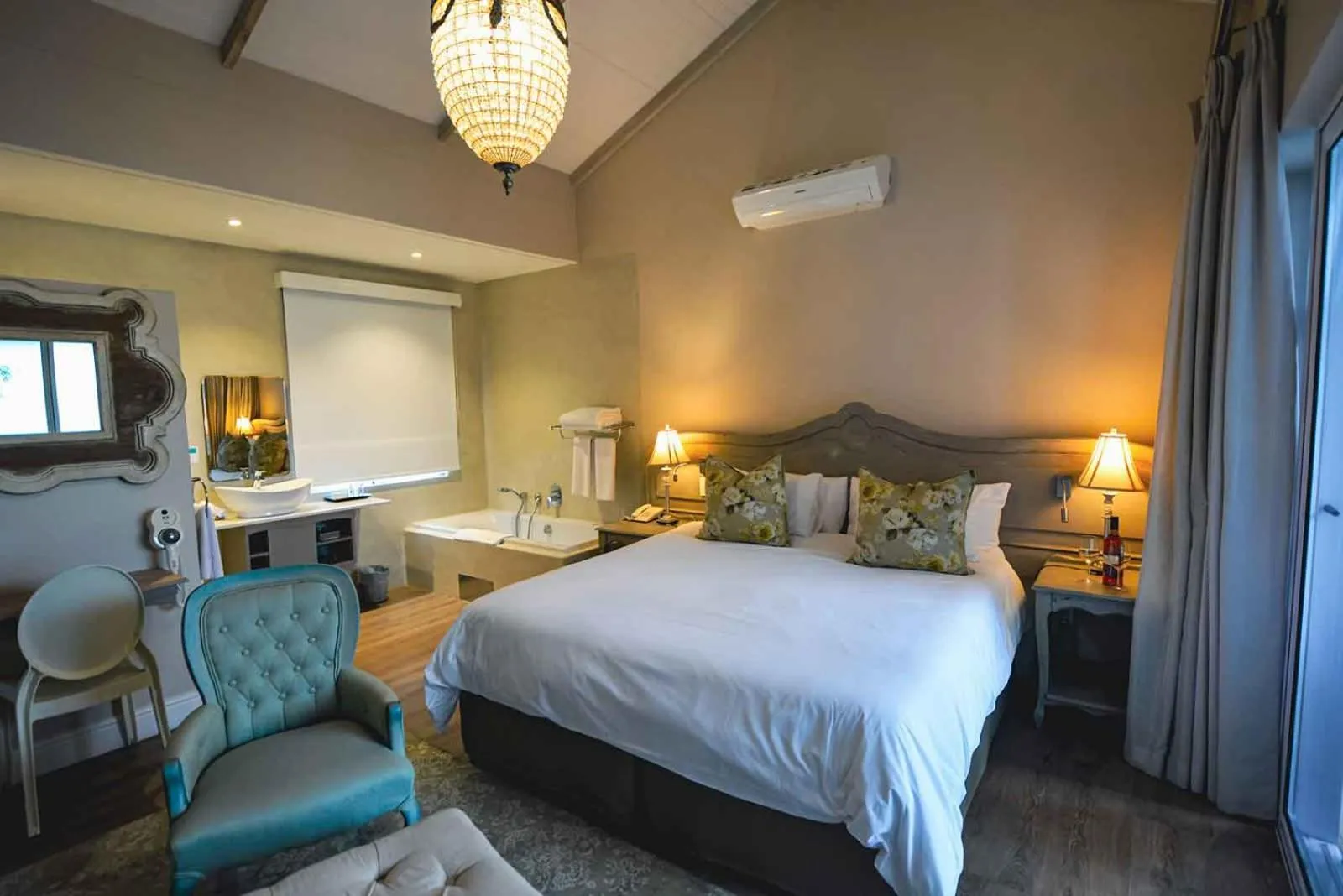 Deluxe Double or Twin Room with Pool View in Hermanus Boutique Guest House