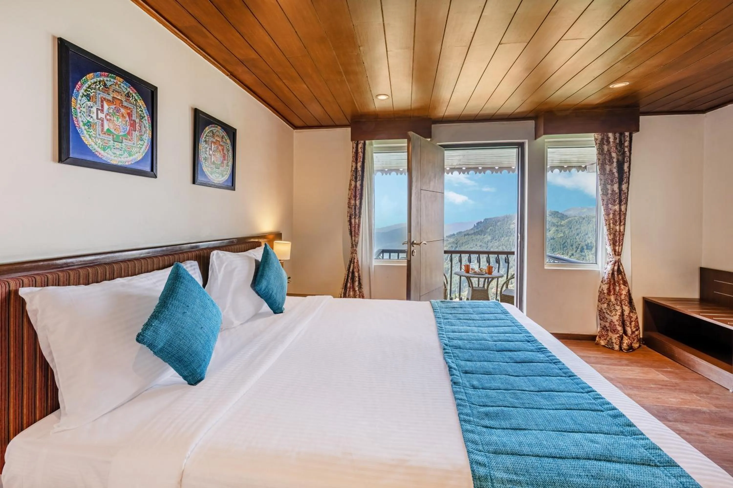 Valley View Privilege Suite with balcony in Sterling Darjeeling