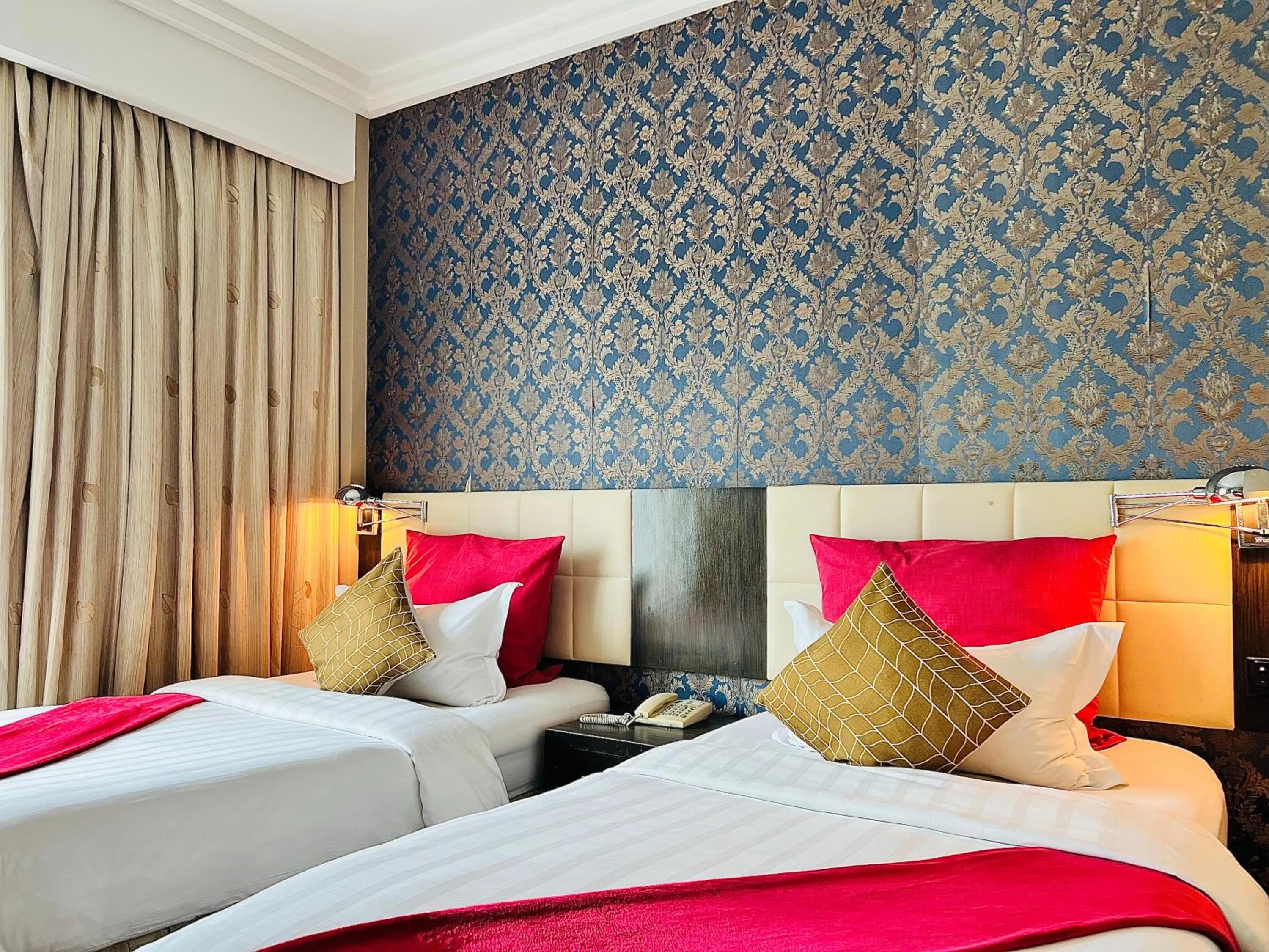 Standard Twin Room - Ground floor in The Mark's Lodge