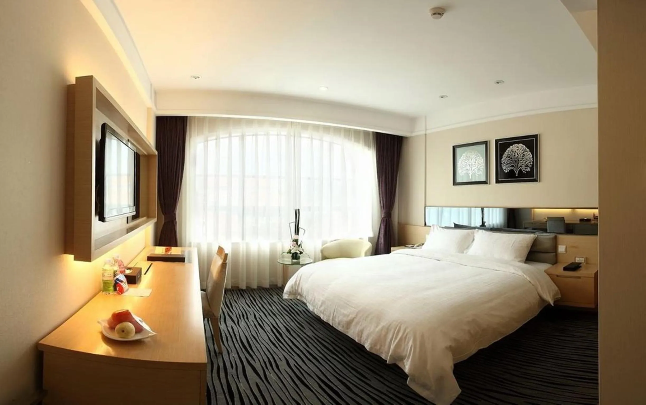 Business Queen Room in Shenzhen Shekou Honlux Apartment (Sea World)