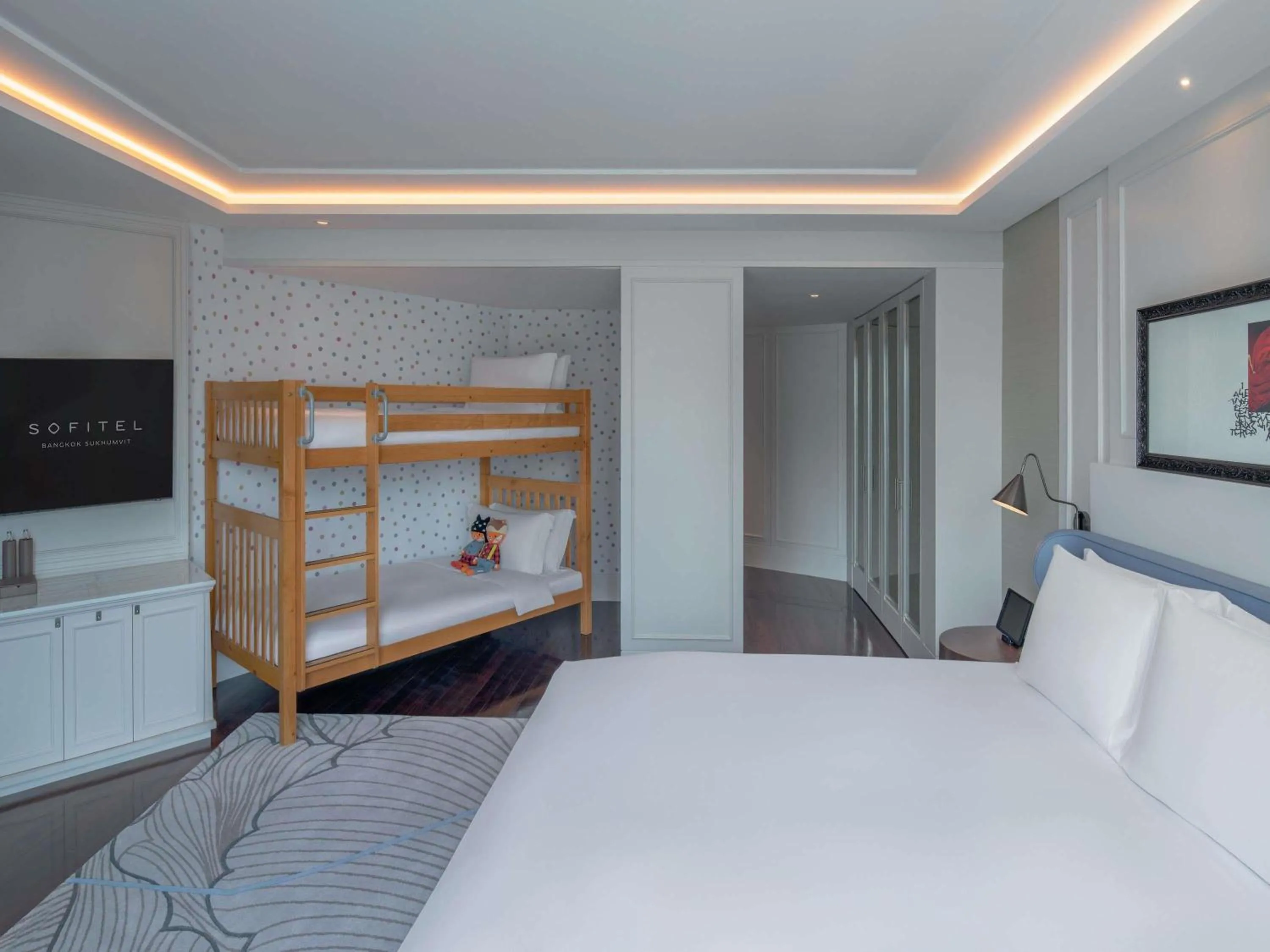 Family Room with King and Bunk Bed in Sofitel Bangkok Sukhumvit