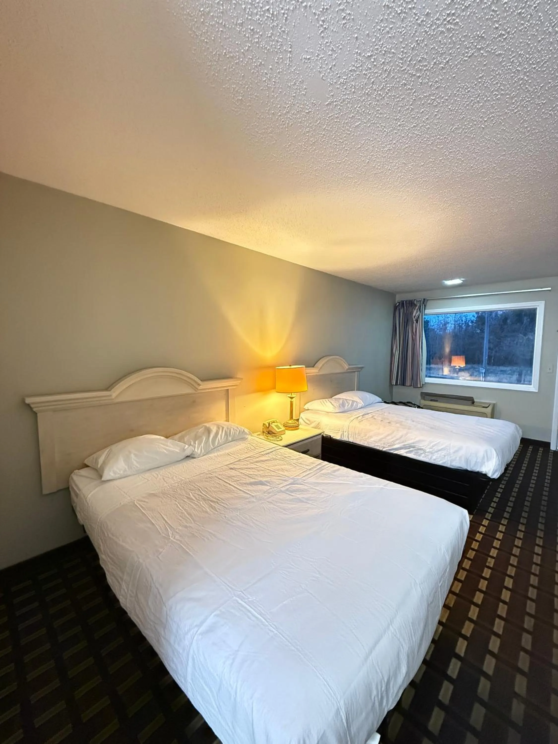 Double Room with Two Double Beds - Smoking in Travelodge by Wyndham-Thomasville AL