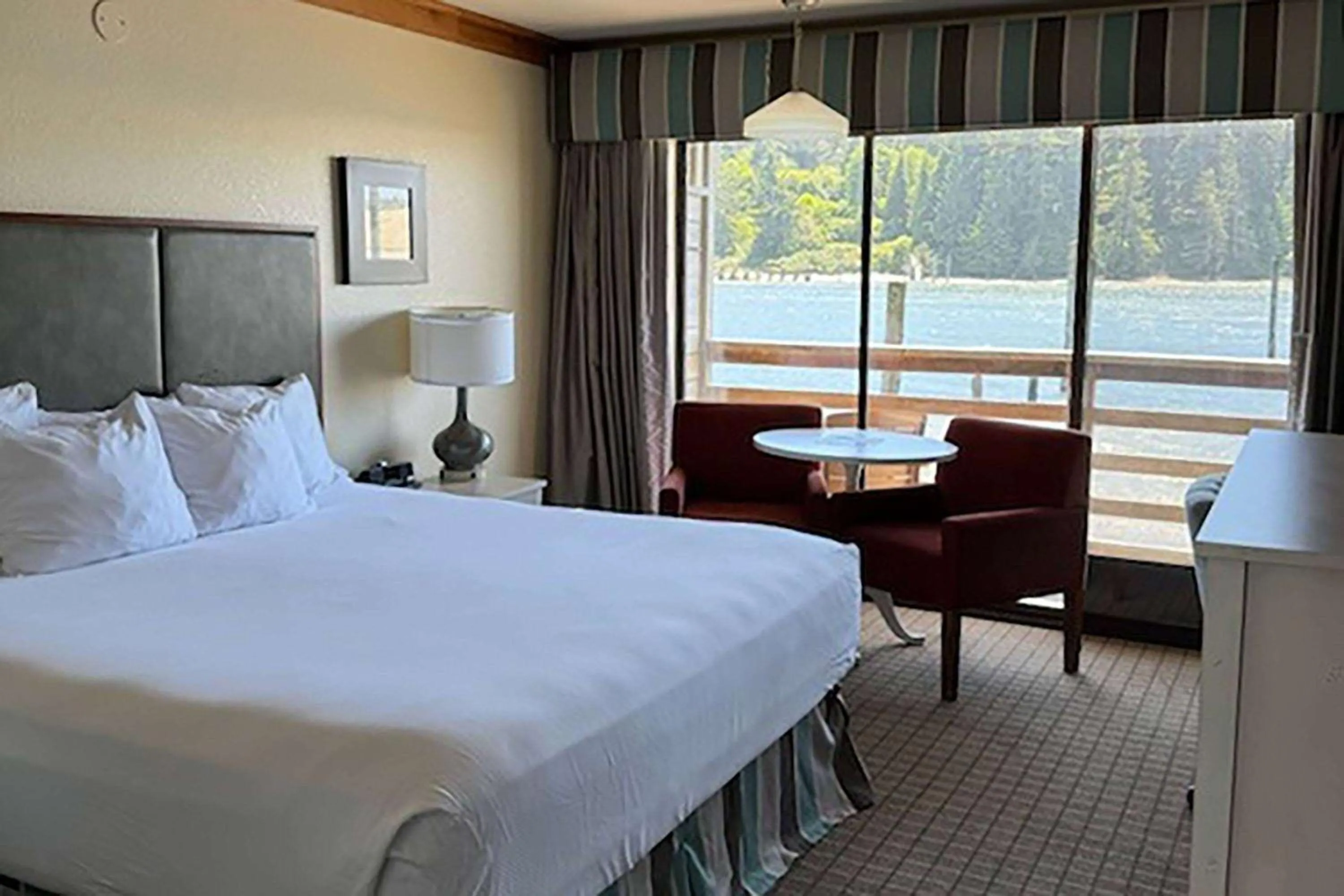 King Studio Suite with River View - Non-Smoking in River House Inn, a Baymont by Wyndham