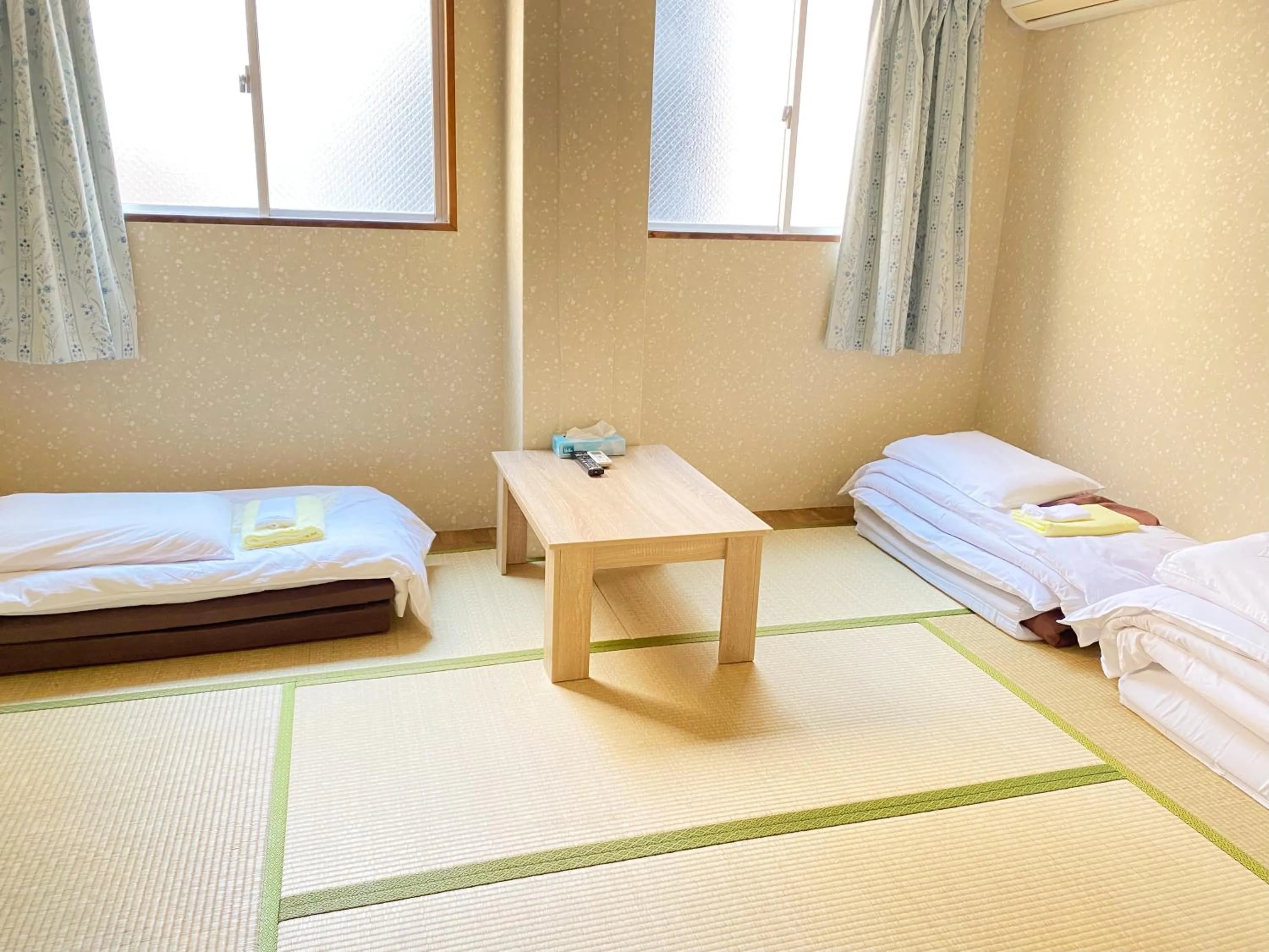 Japanese-Style Triple Room with Shared Bathroom - Non-Smoking in Hotel Mikado
