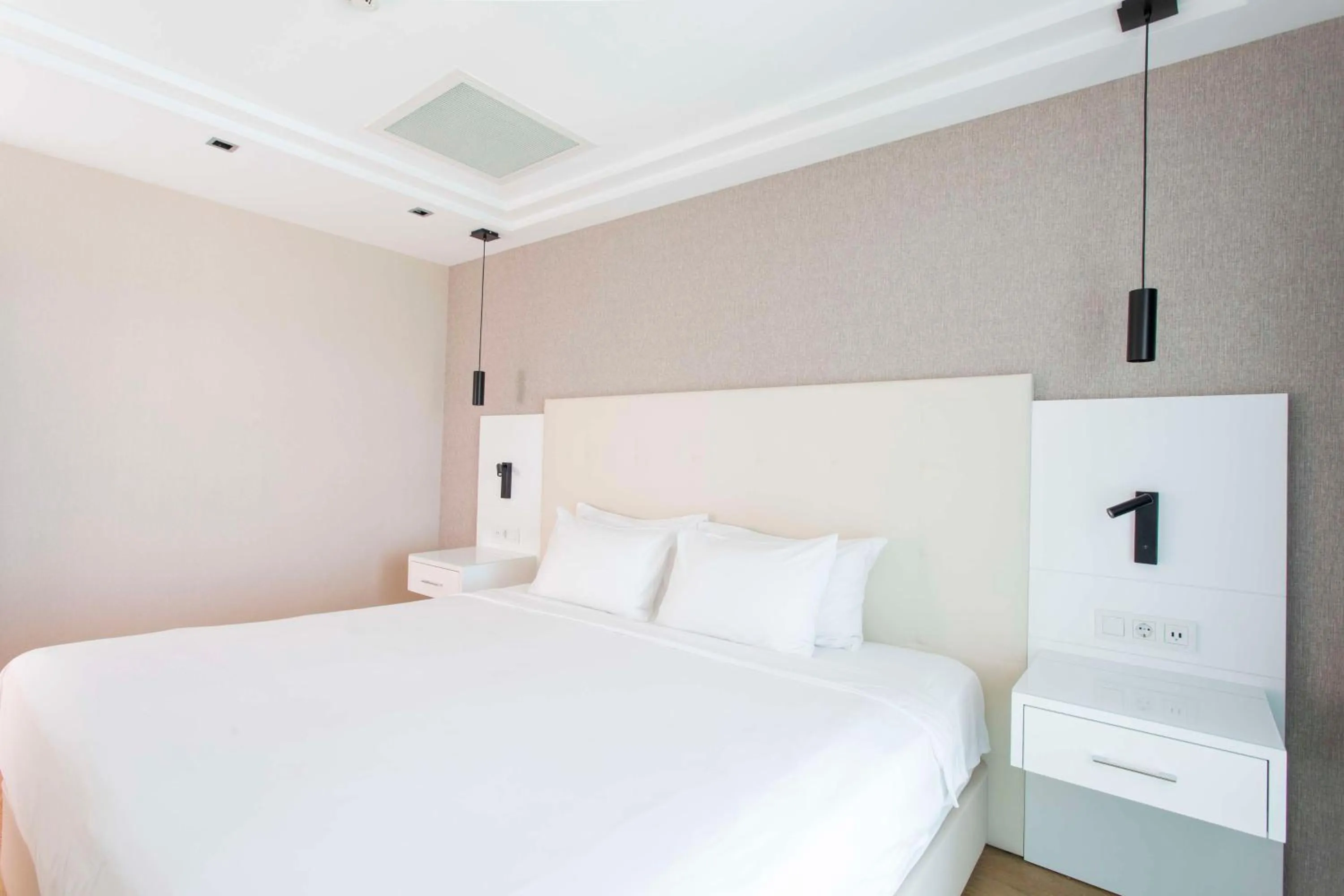 Two-Bedroom Apartment with Balcony and View in Radisson Residences Avrupa TEM Istanbul