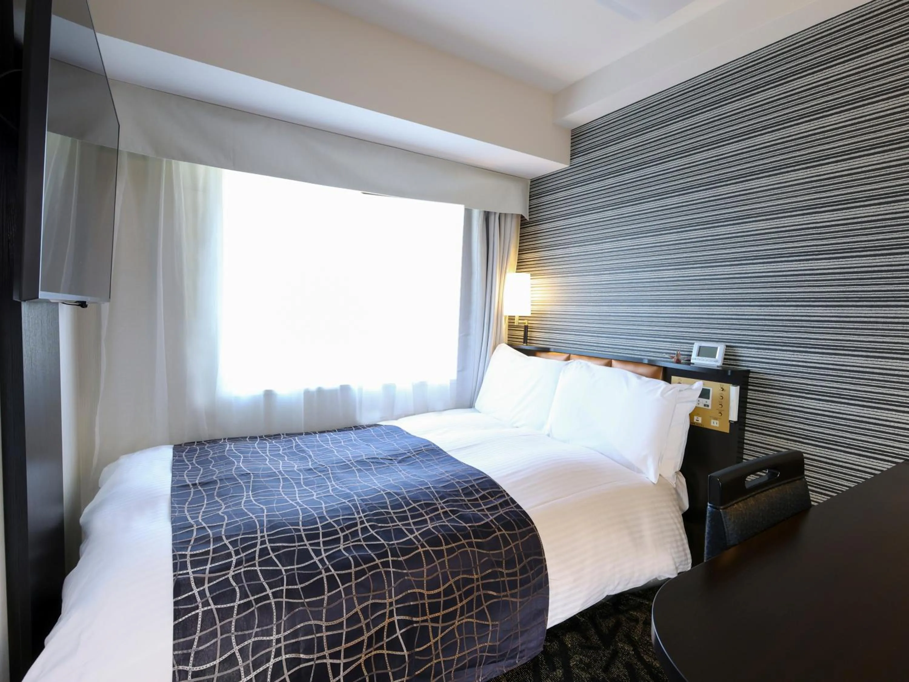 Small Double Room - Smoking in APA Hotel Keisei Narita Ekimae