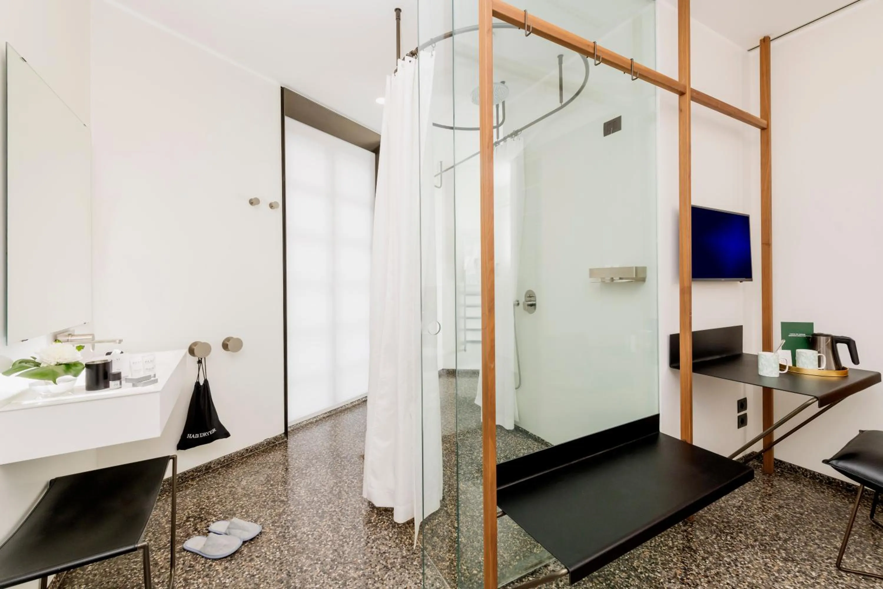 Deluxe Double or Twin Room with City View in Hotel Royal Bissolati