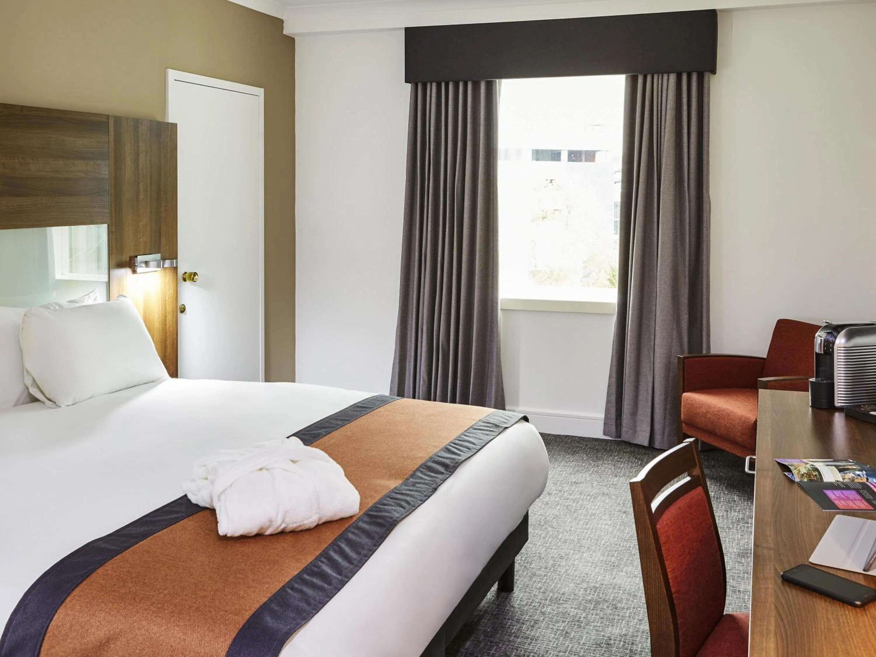 Privilege King Room in Mercure St Helens