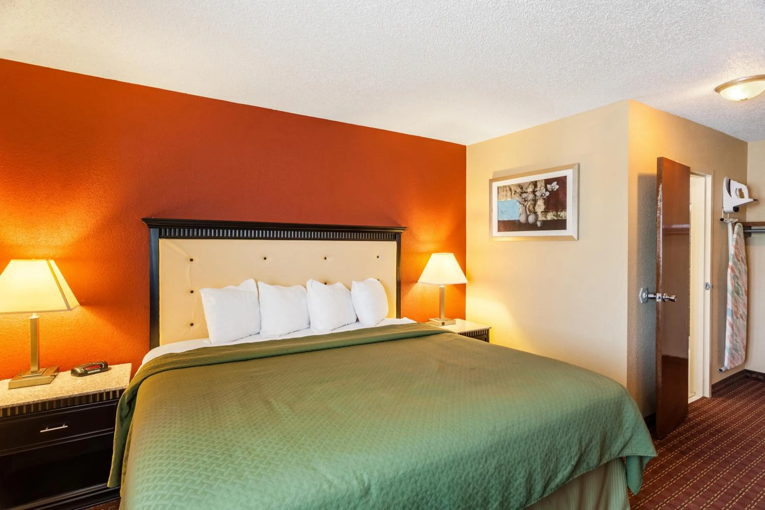 Standard Room J in Quality Inn & Suites Lincoln South