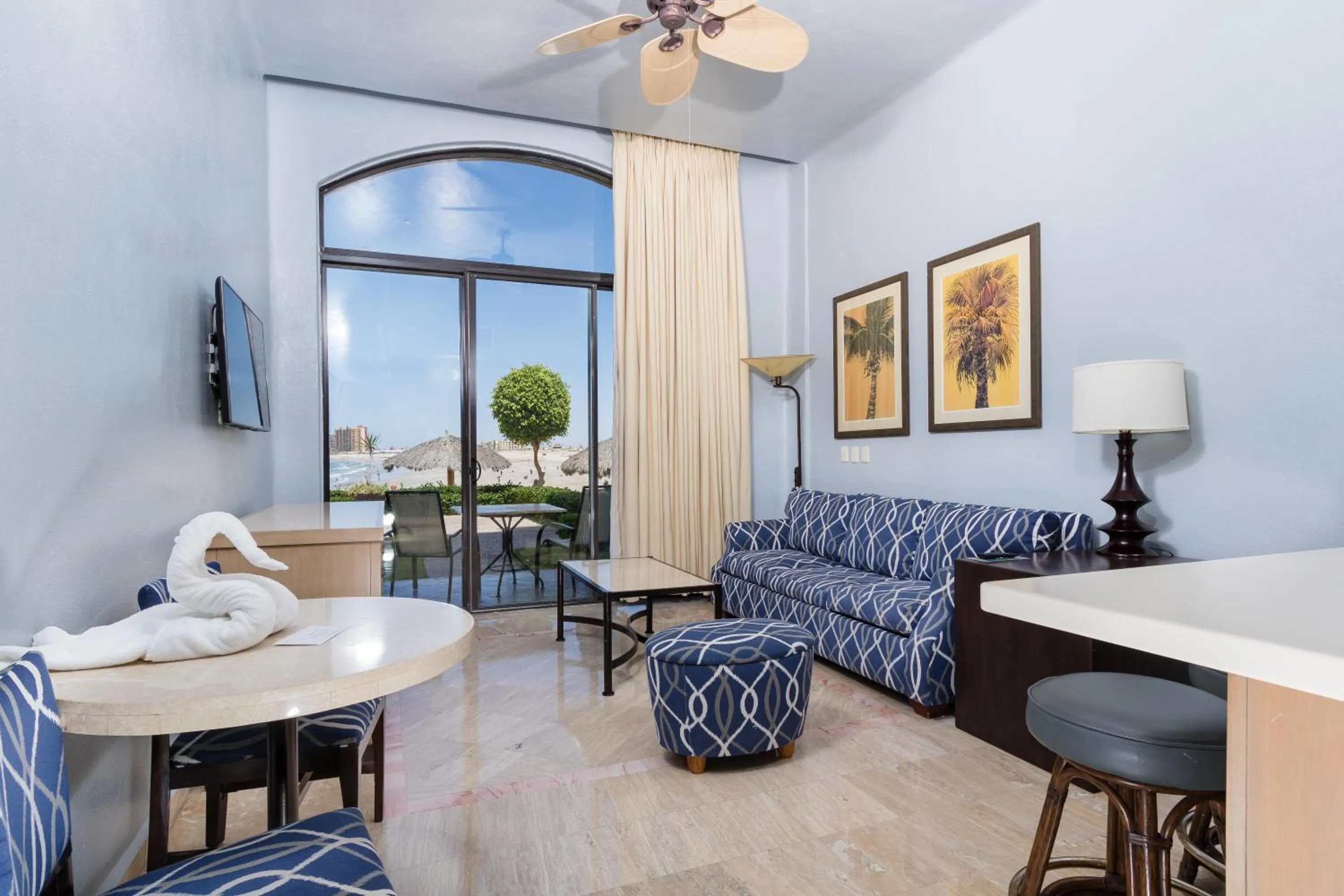 Master Suite Ocean View with Patio King Bed & Sofa Bed in Peñasco del Sol Hotel