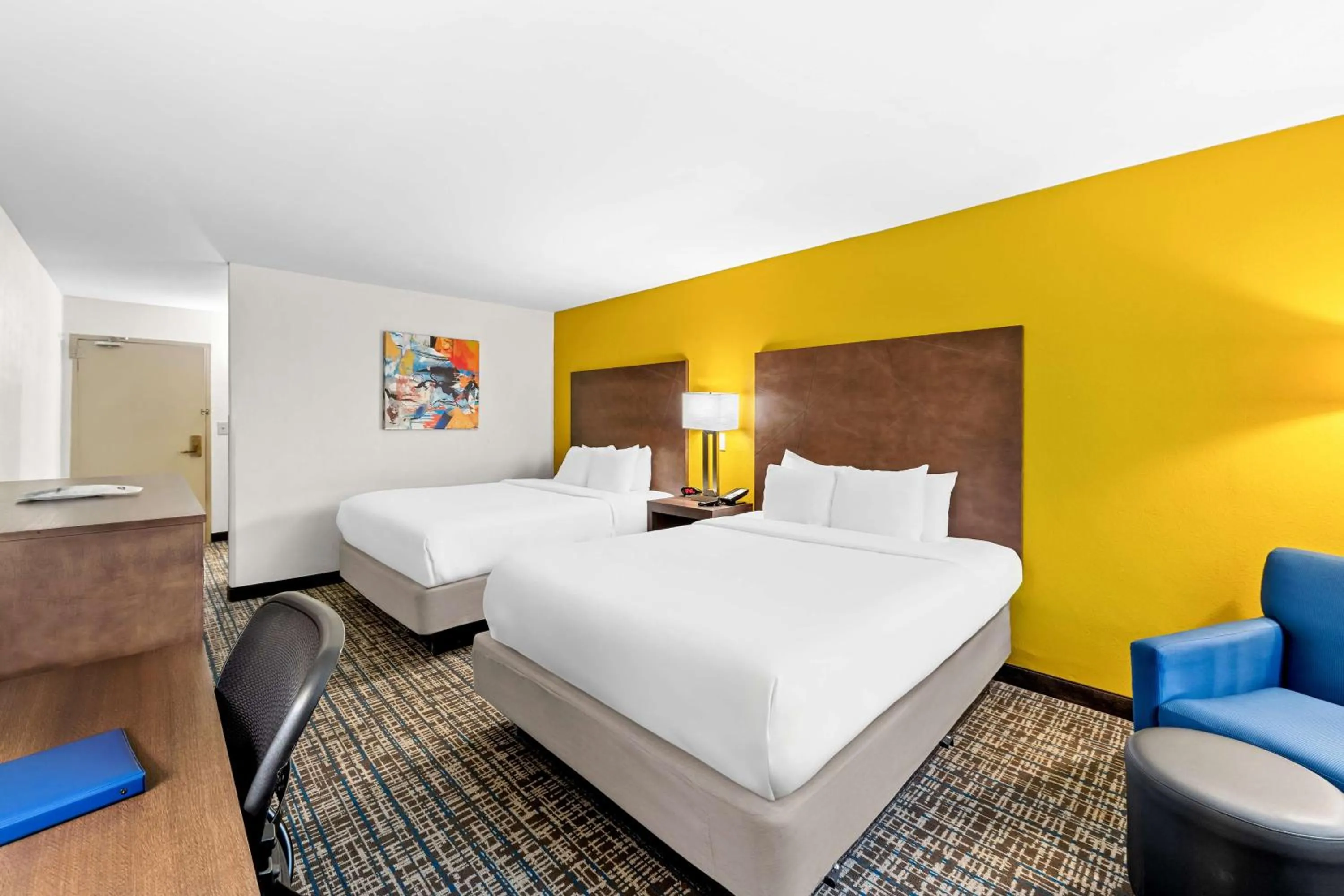 Queen Room with Two Queen Beds in Best Western Inn at Ramsey