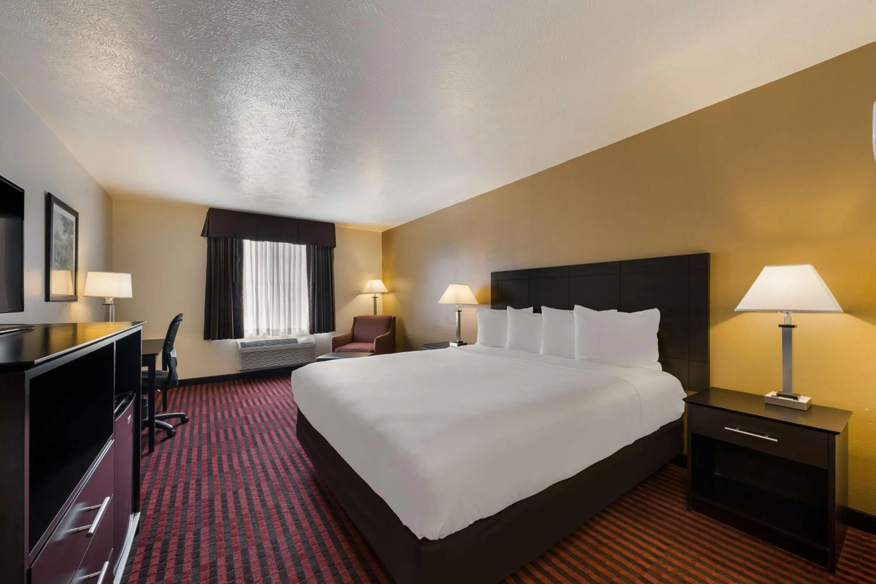 King Room - Non-Smoking in Best Western Salinas Valley Inn & Suites