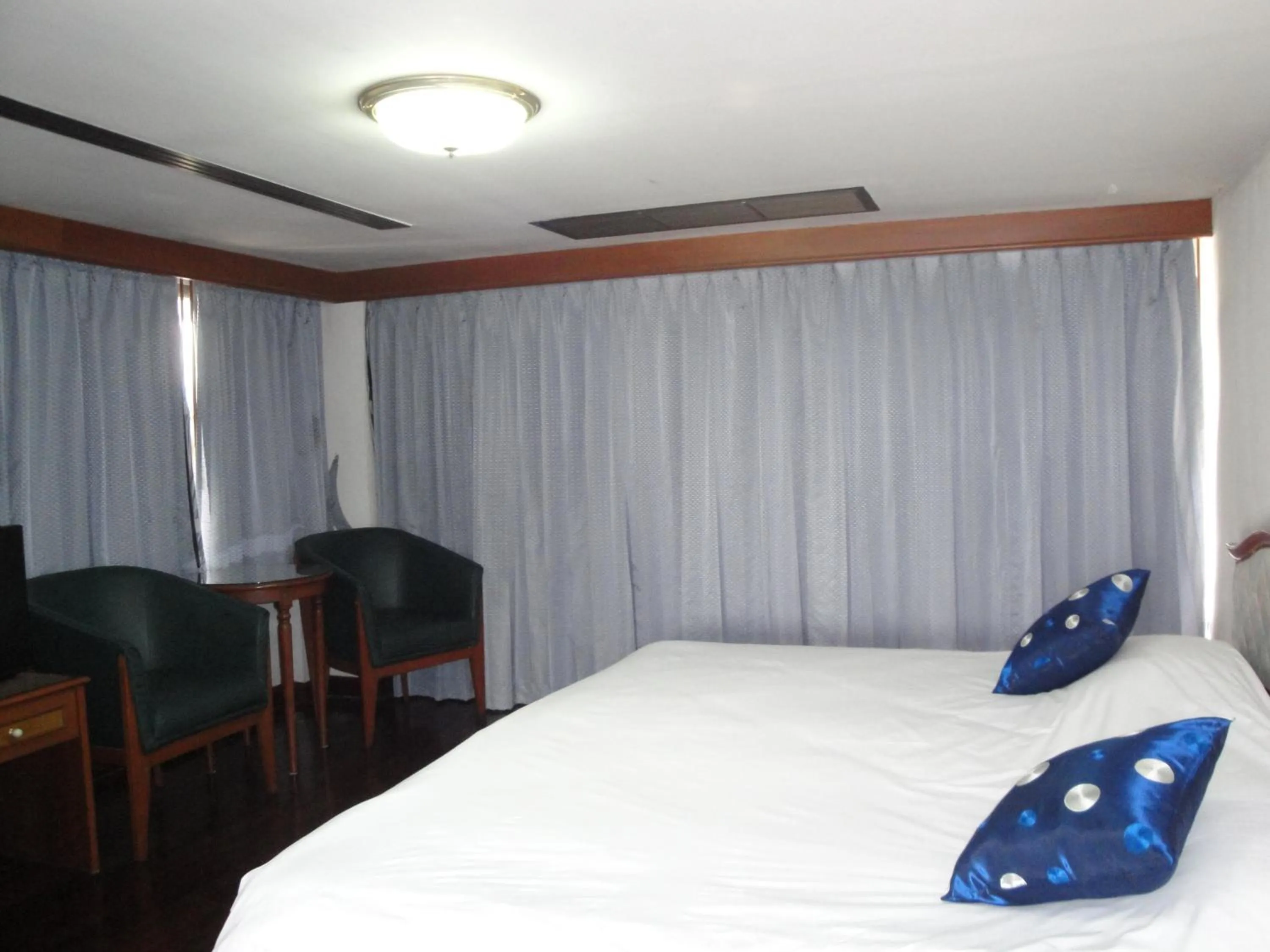 Deluxe Double or Twin Room in Interchange Tower Serviced Apartment - SHA Extra Plus