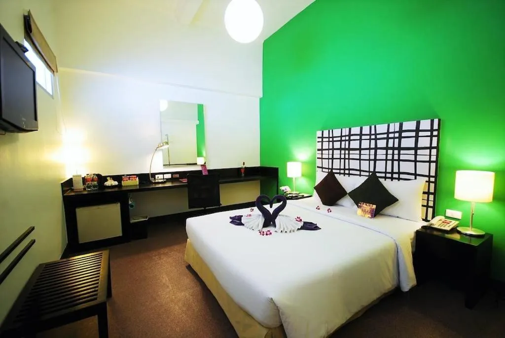 Economy Double Room -  No Window in The Embassy Sathorn