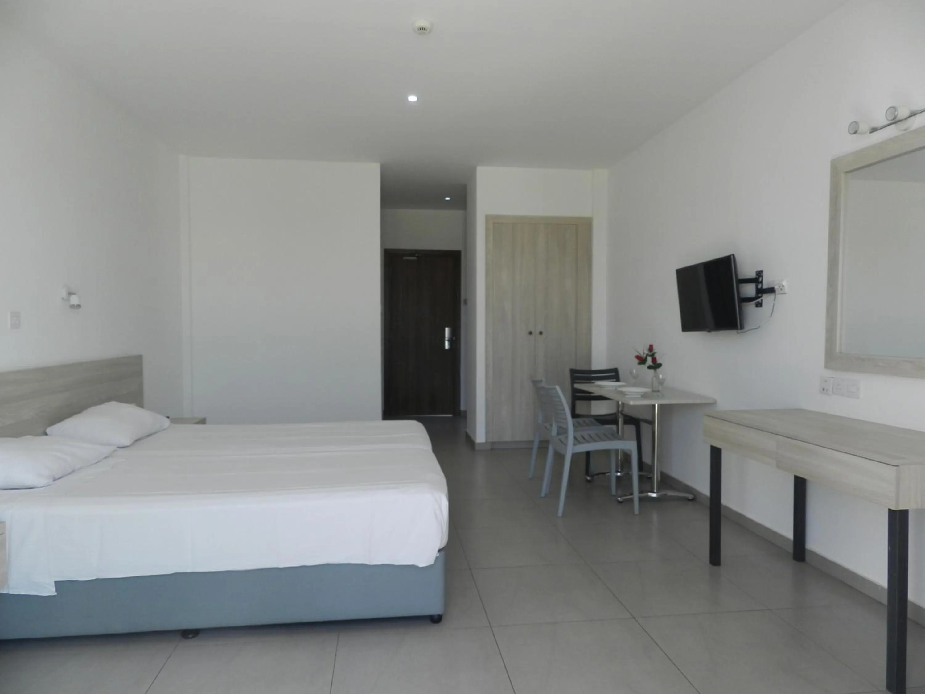 Deluxe Studio in Evabelle Napa Hotel Apartments