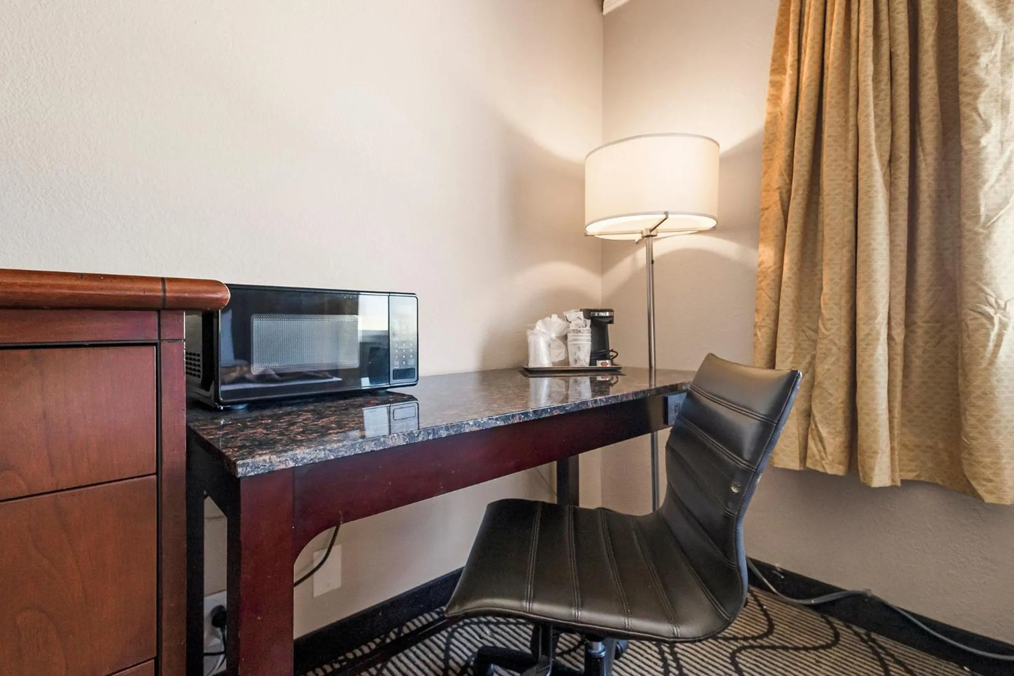 Queen Room - Non-Smoking in Jack London Inn