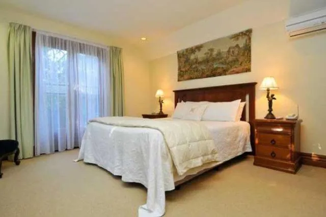 Deluxe Double or Twin Room in Cambria House