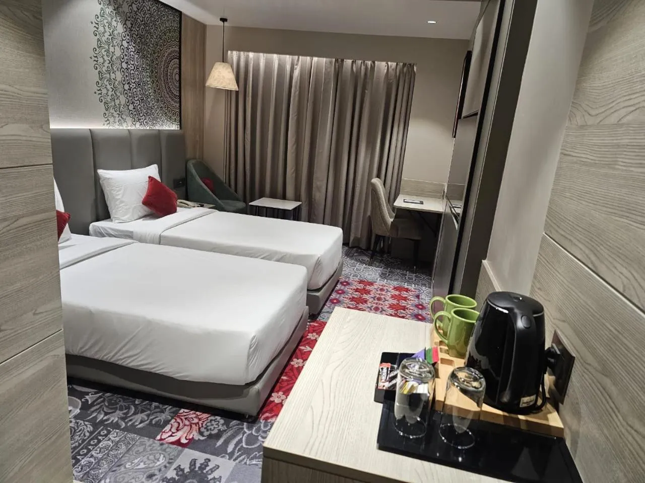 Deluxe Twin Room in Crystal Inn