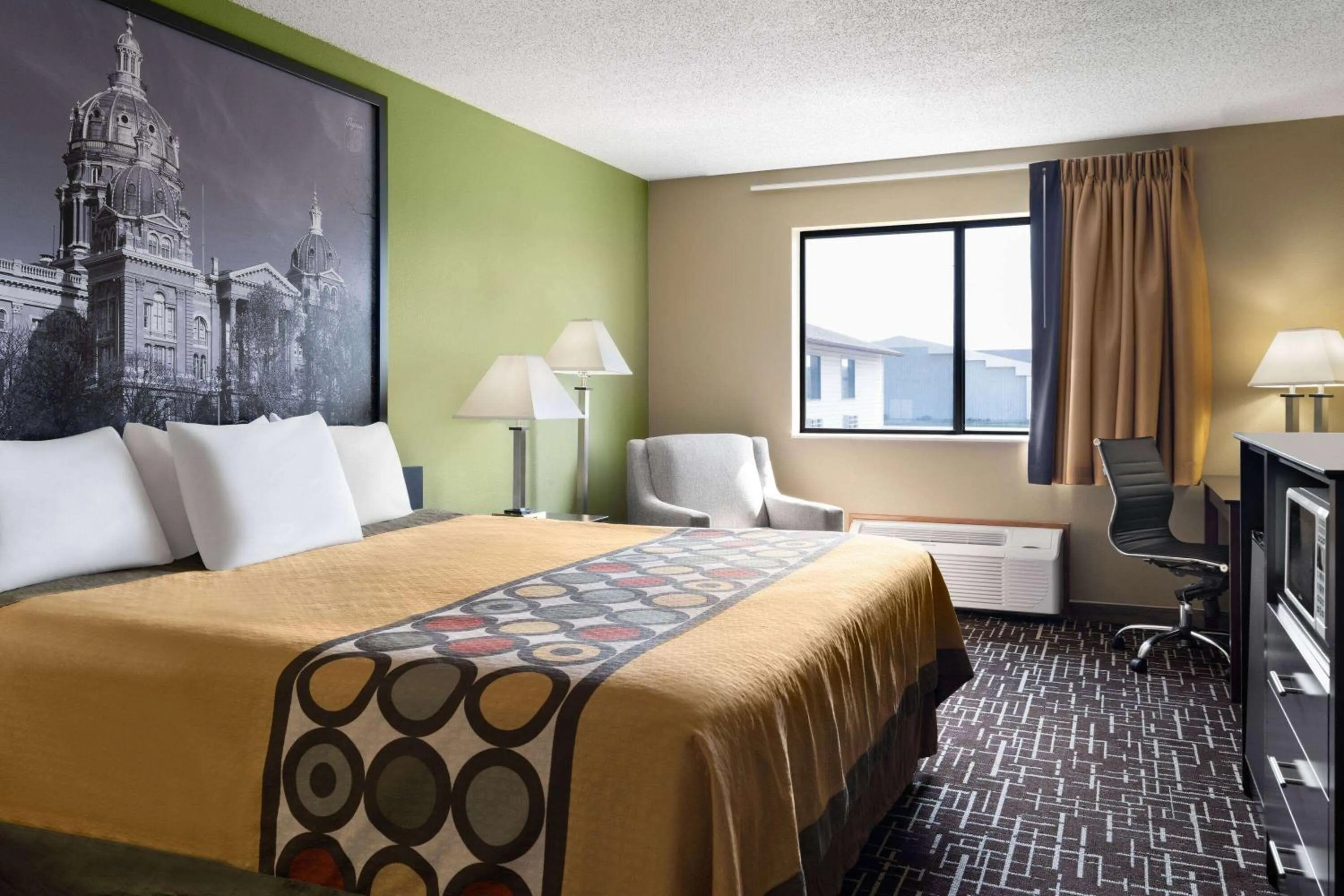 King Room - Non-Smoking in Super 8 by Wyndham Dyersville