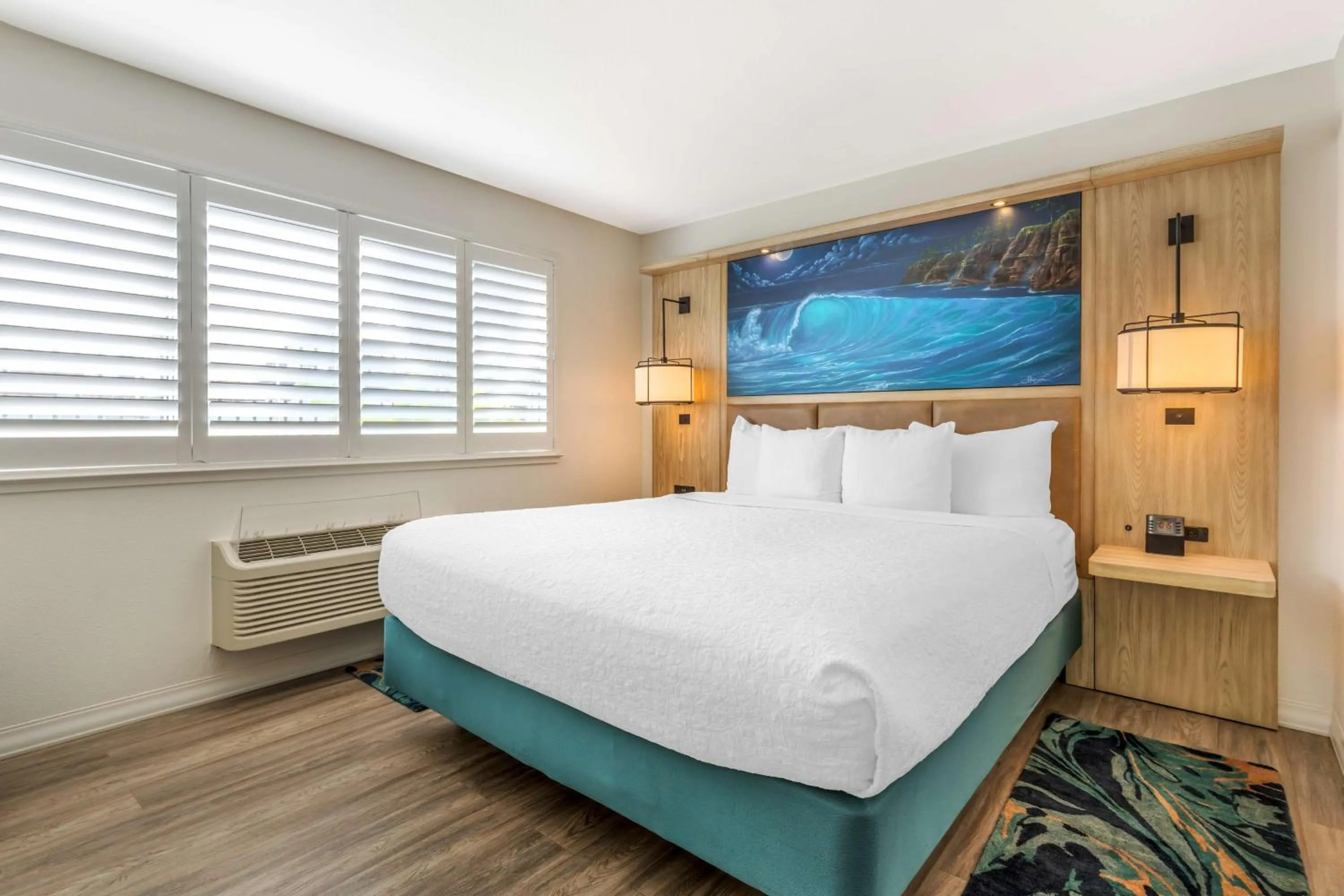 Junior Suite - Partially Separated Sitting Area & Sofa Bed in Best Western Plus Capitola By-the-Sea Inn & Suites