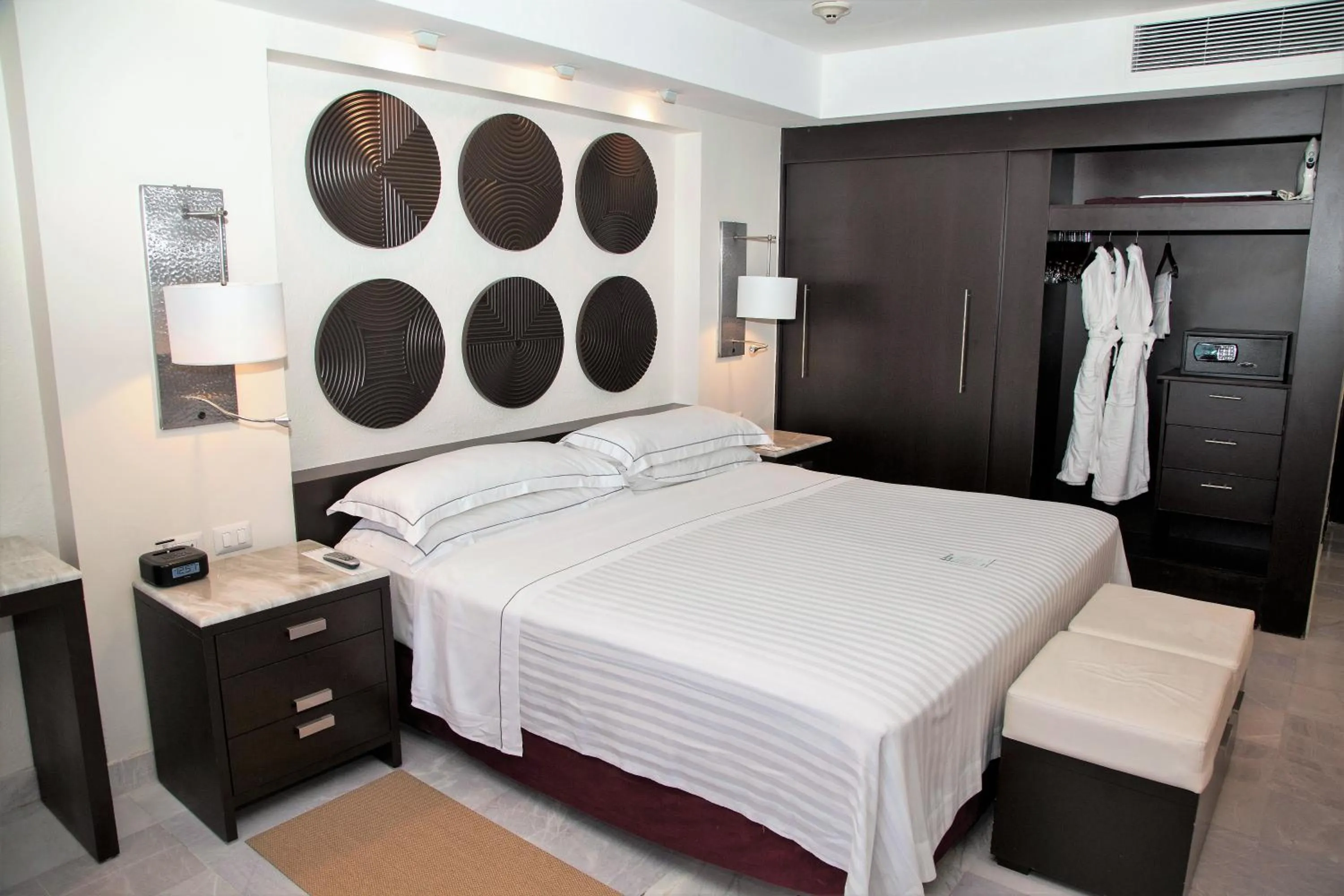 Deluxe (3 Adults + 1 Child) in Occidental Nuevo Vallarta - All Inclusive