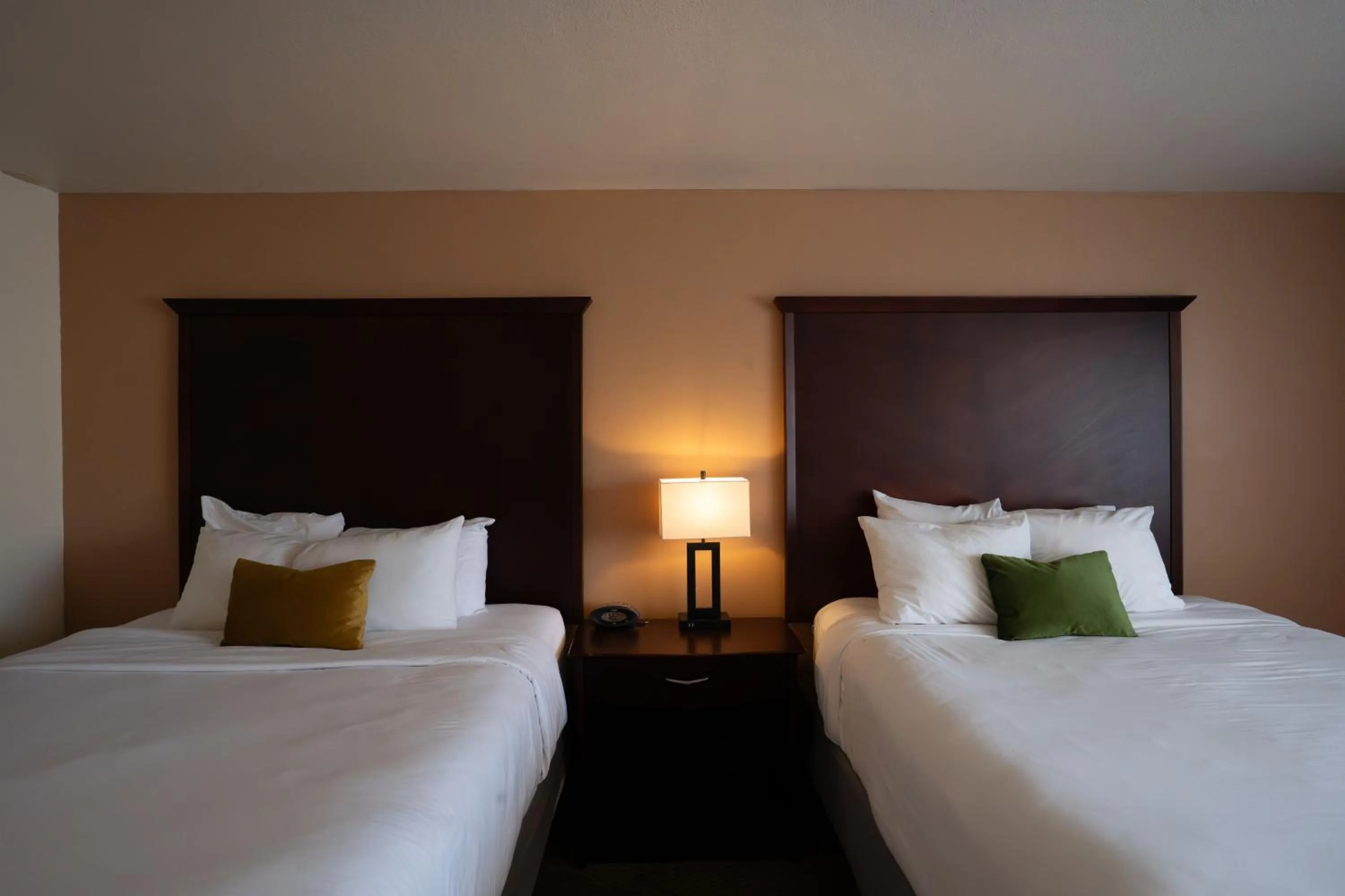 Queen Room with Two Queen Beds - Non-Smoking in Ramada by Wyndham Tukwila Southcenter