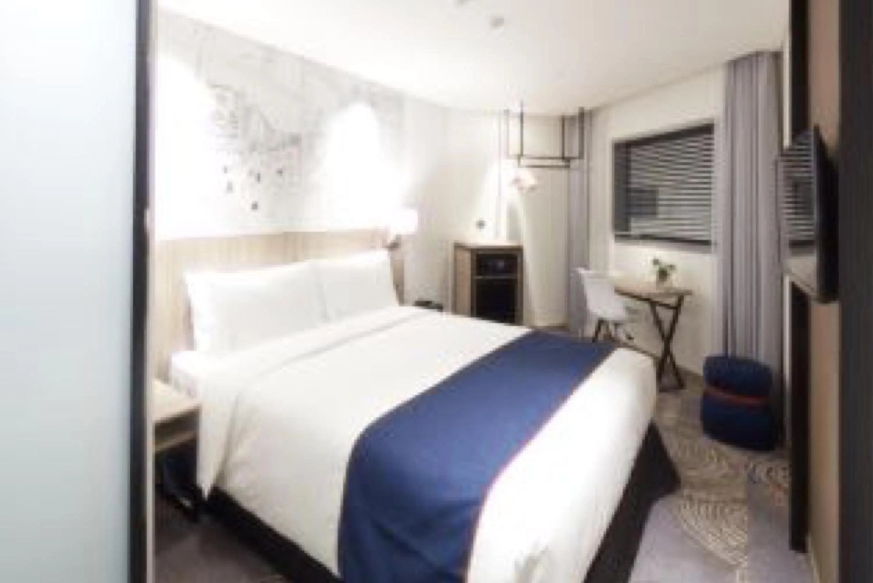 Standard Queen Room with Inner Room - Free Breakfast in Holiday Inn Express Seoul Hongdae by IHG